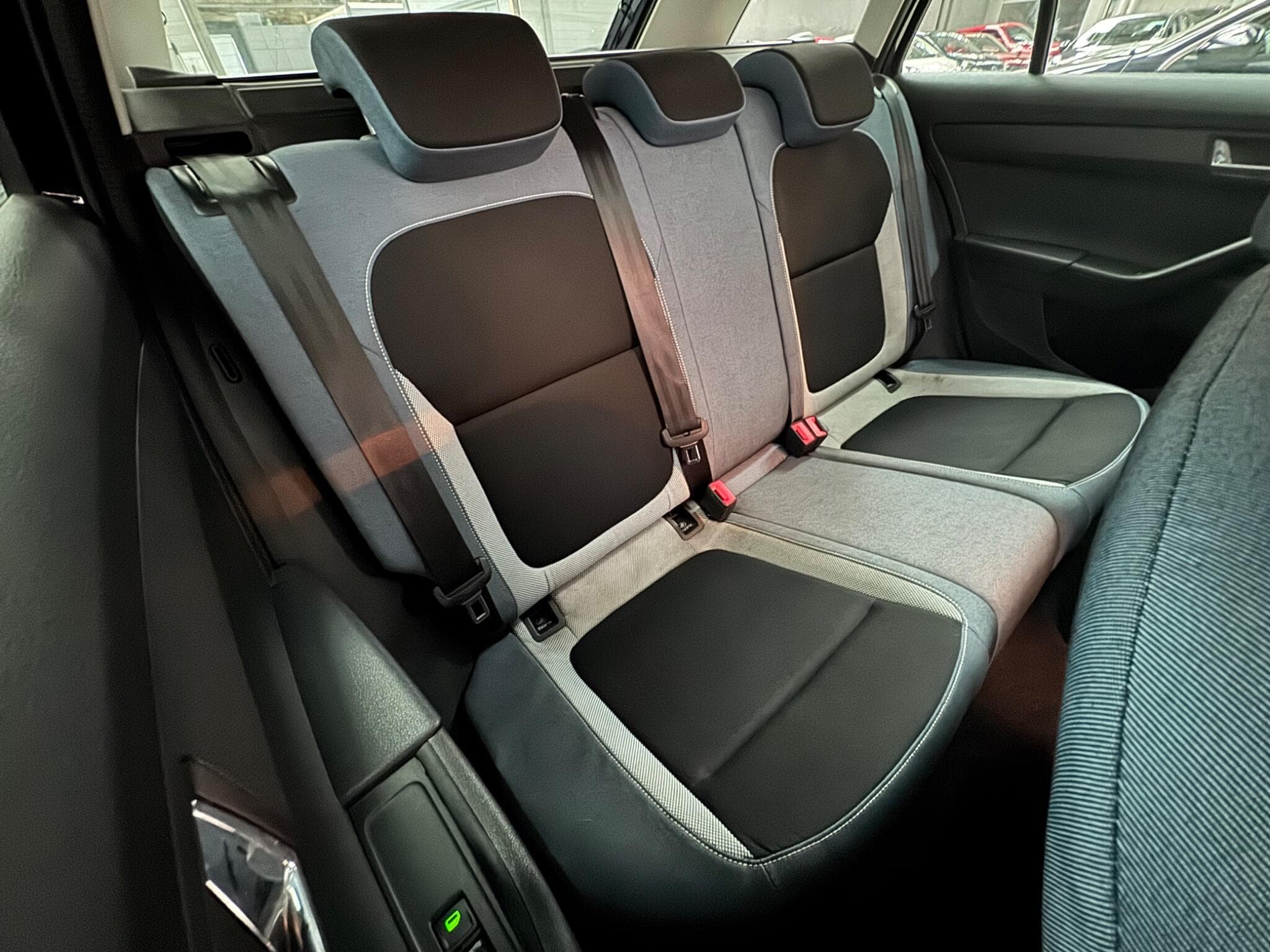 2015 Skoda Fabia - Thumbnail 12