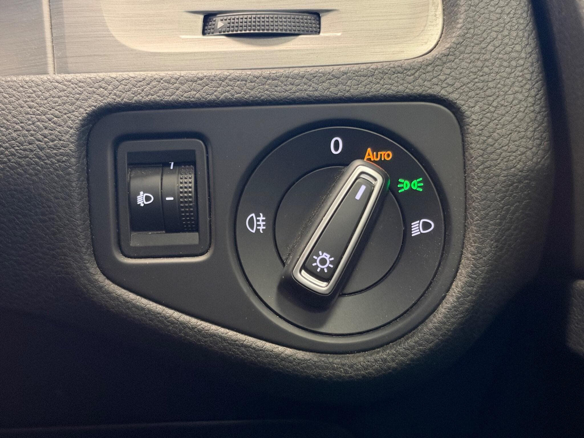 2014 Volkswagen Golf - Thumbnail 23