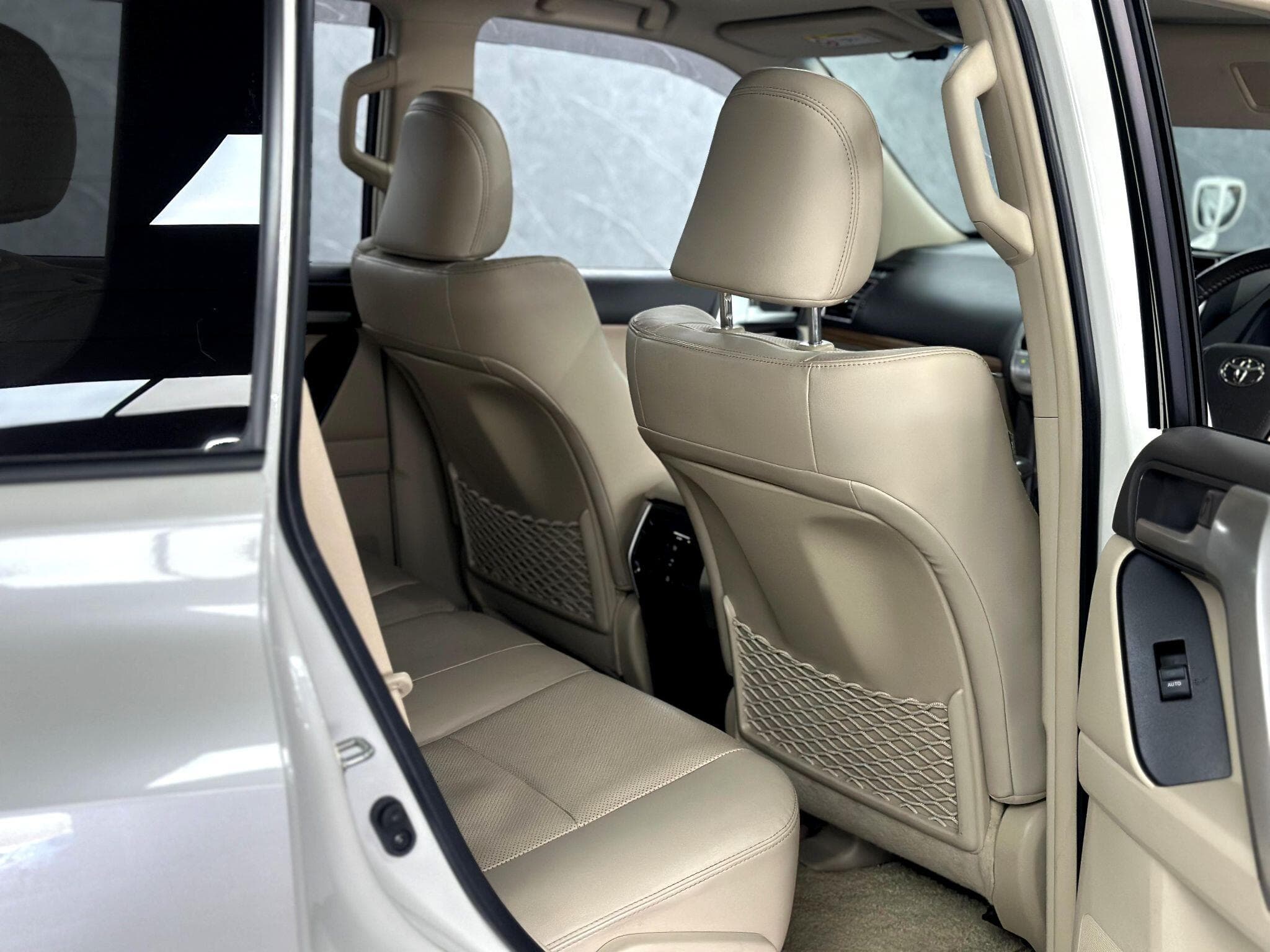 2022 Toyota Land Cruiser - Thumbnail 43