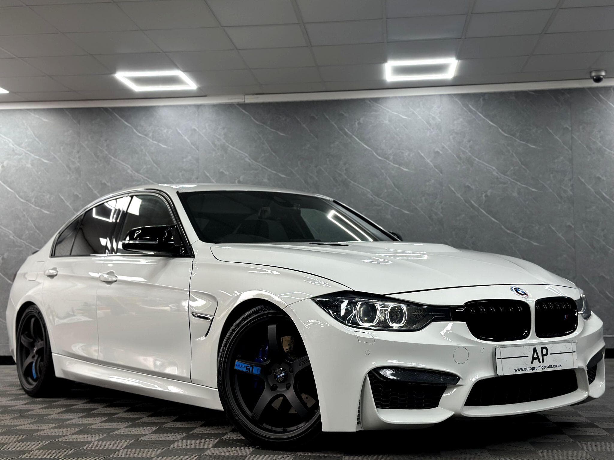 2015 BMW 3 Series - Thumbnail 24
