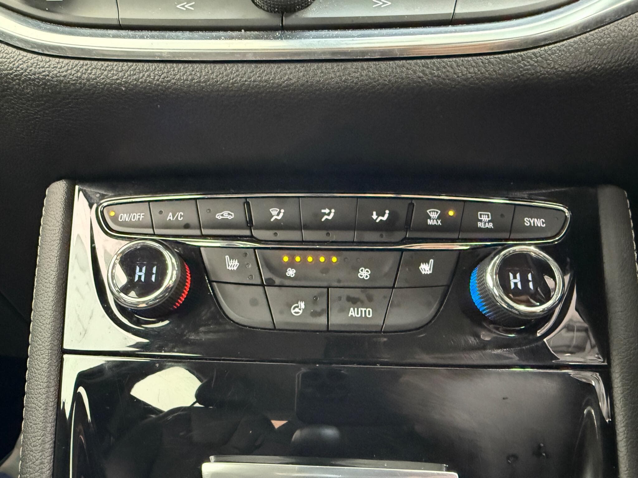 2016 Vauxhall Astra - Thumbnail 20