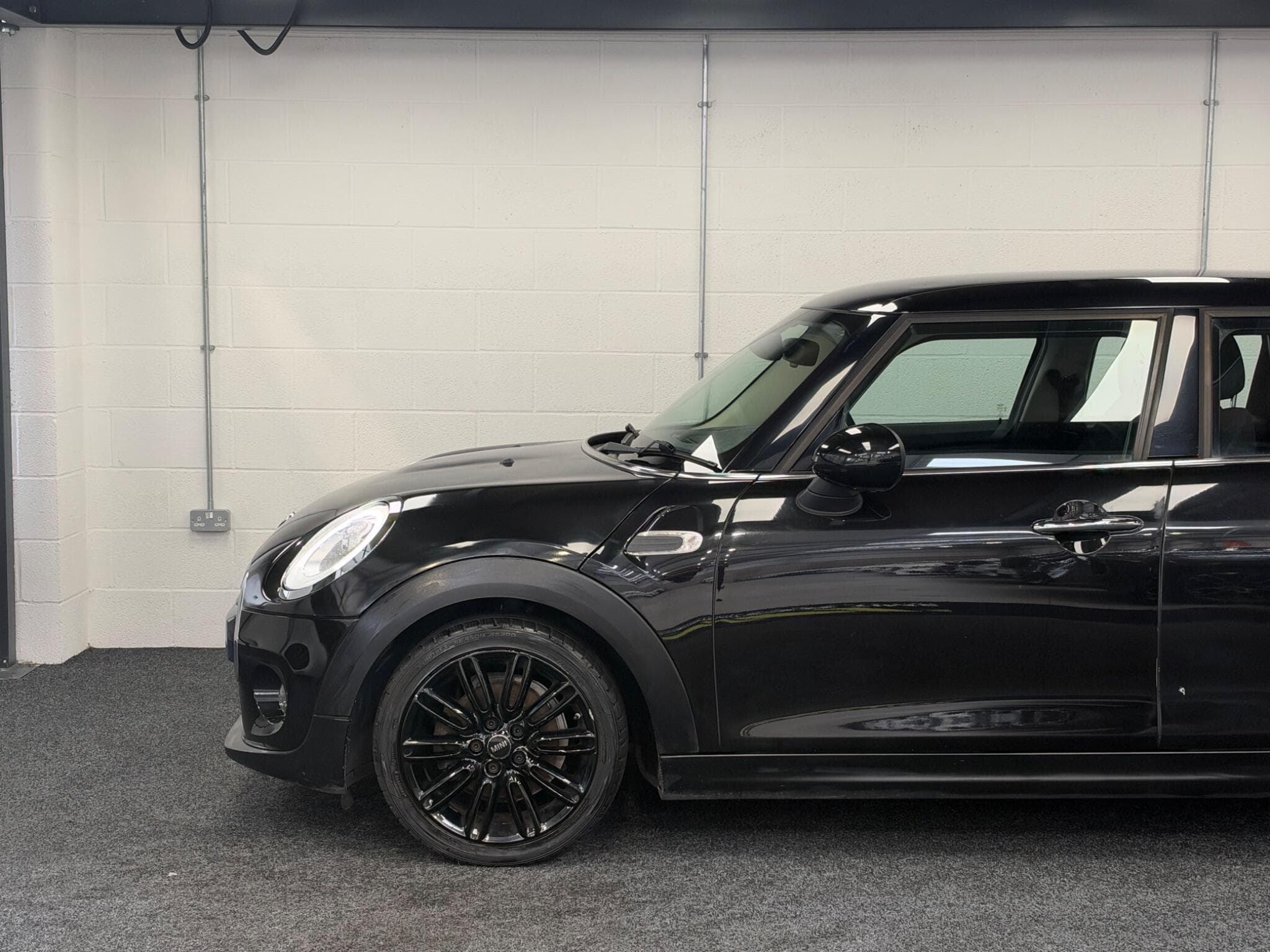 2016 MINI Hatch - Thumbnail 7