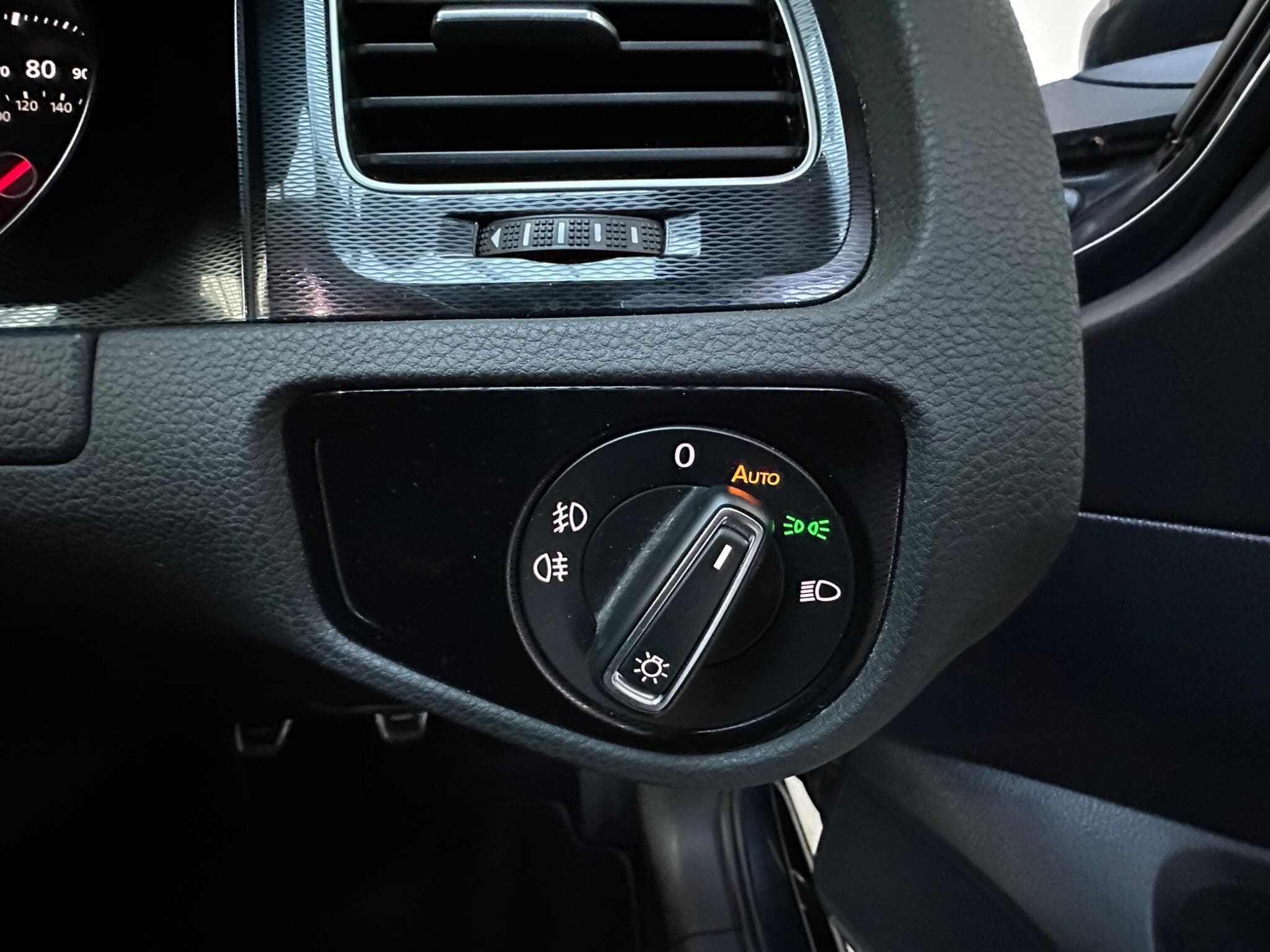 2015 Volkswagen Golf - Thumbnail 21