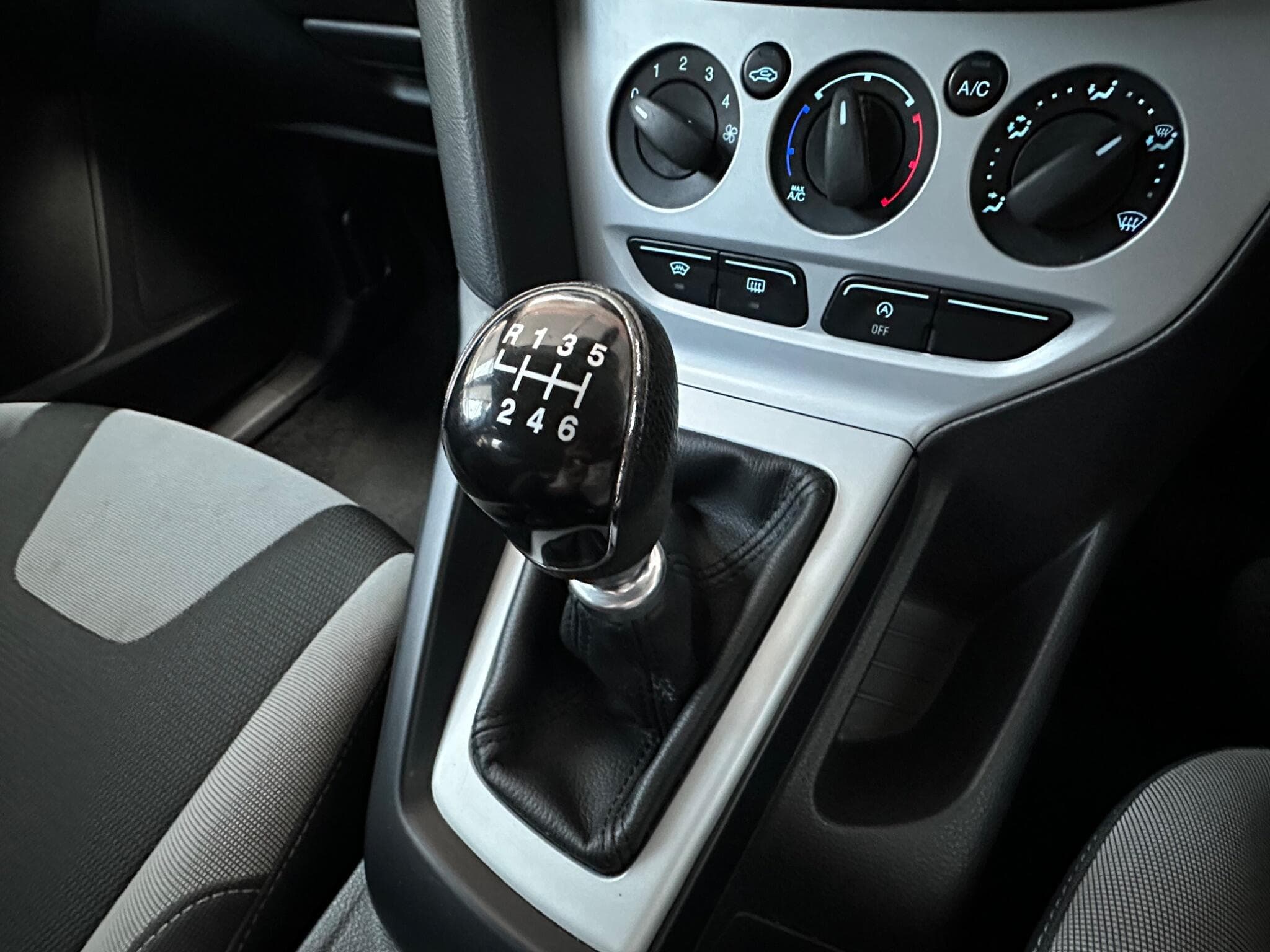 2014 Ford Focus - Thumbnail 13