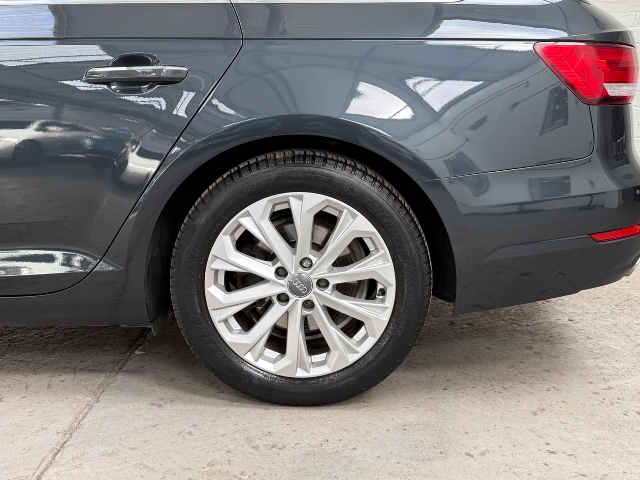 2017 Audi A4 Avant - Thumbnail 24