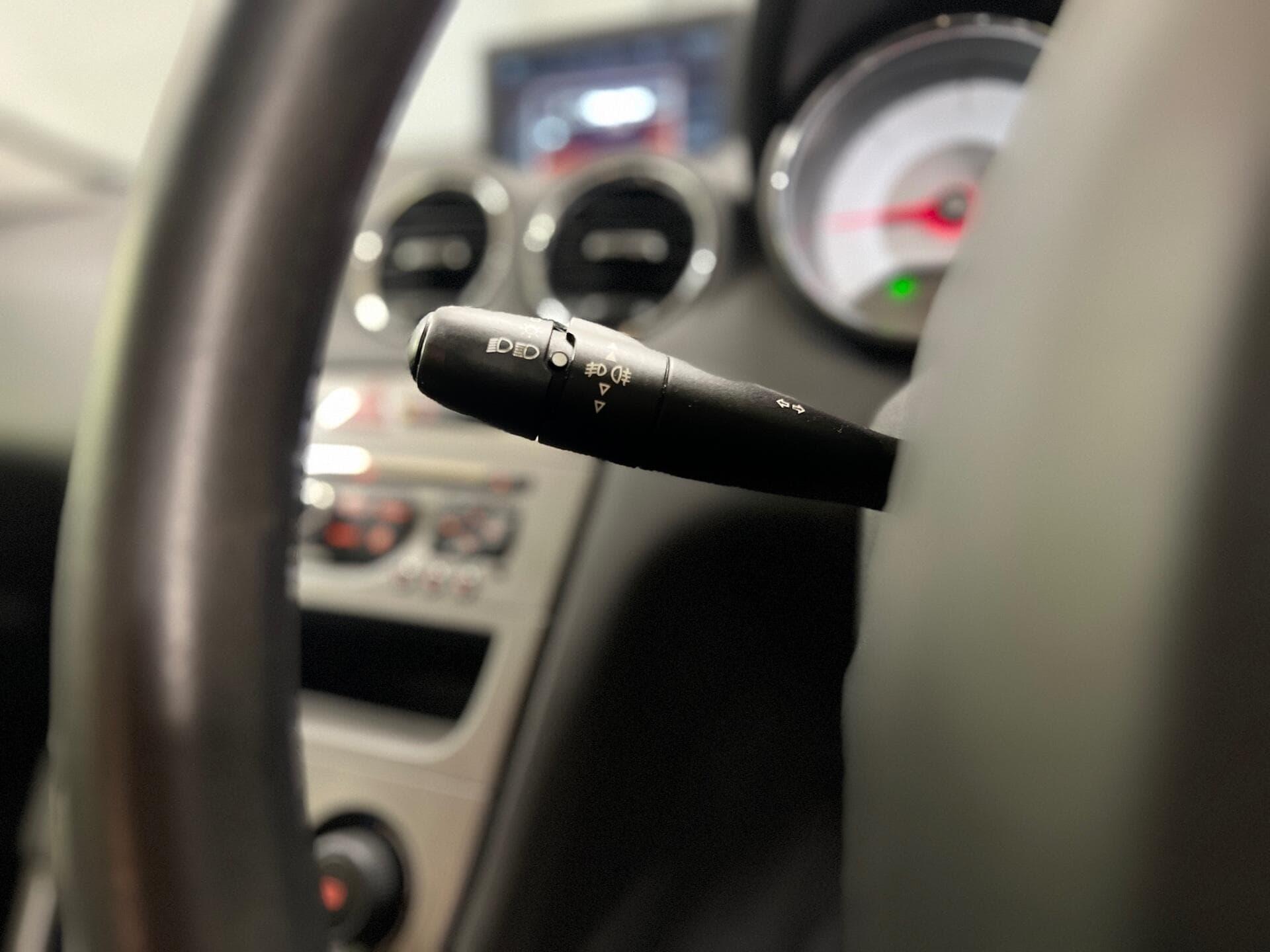 2012 Peugeot 308 - Thumbnail 22
