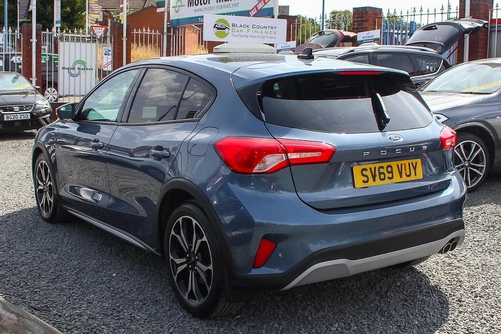 2019 Ford Focus - Thumbnail 6