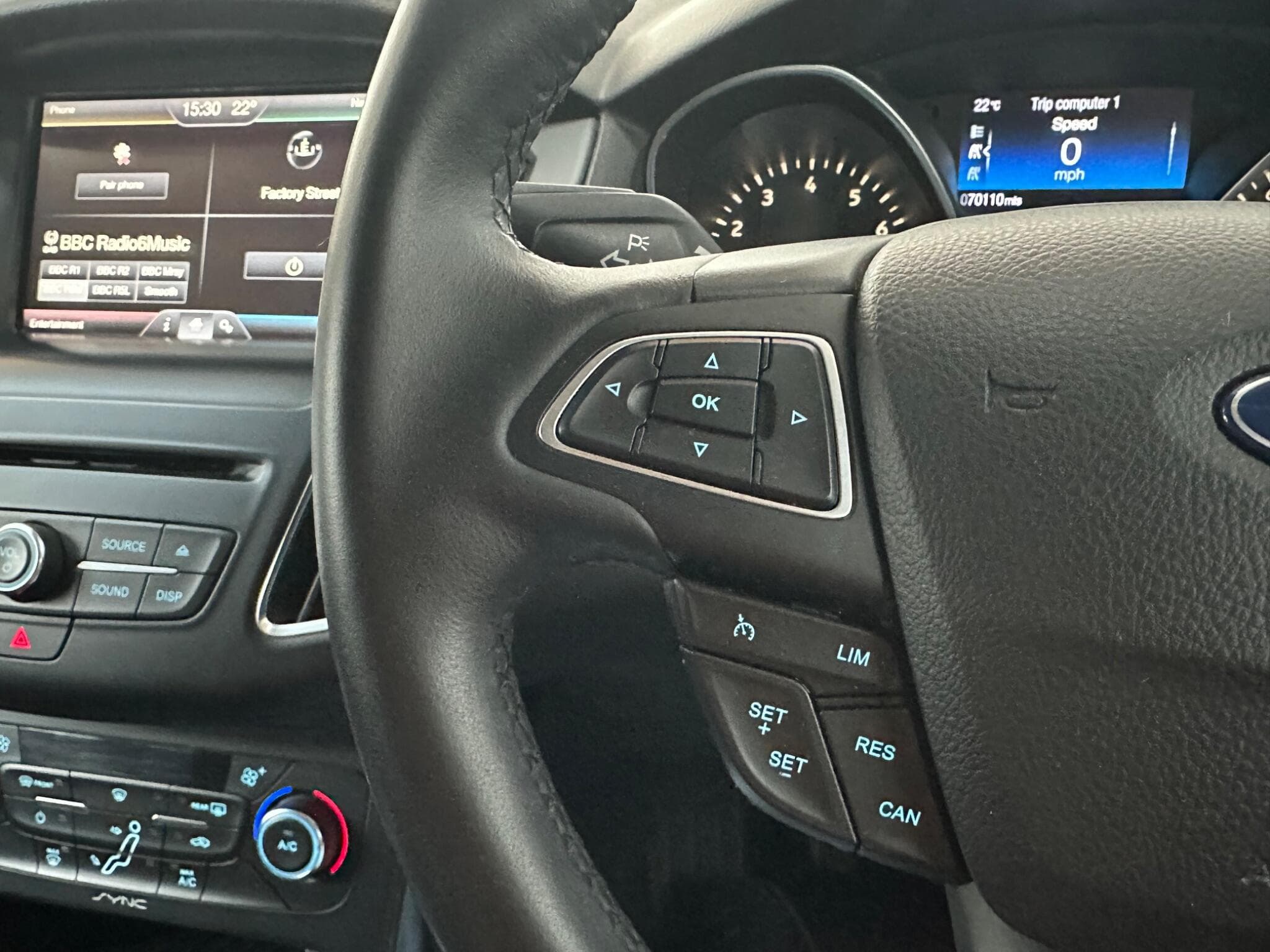 2015 Ford Focus - Thumbnail 20