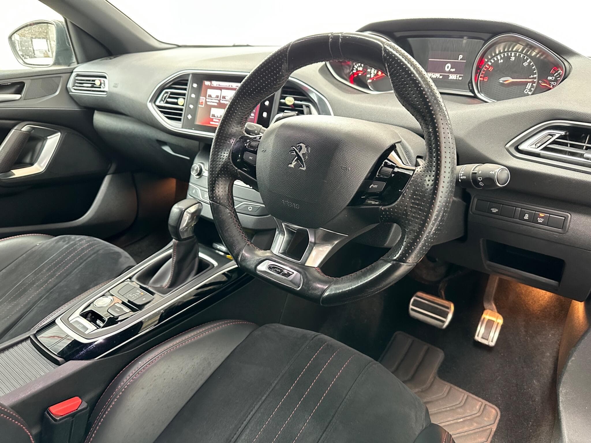 2016 Peugeot 308 - Image 4