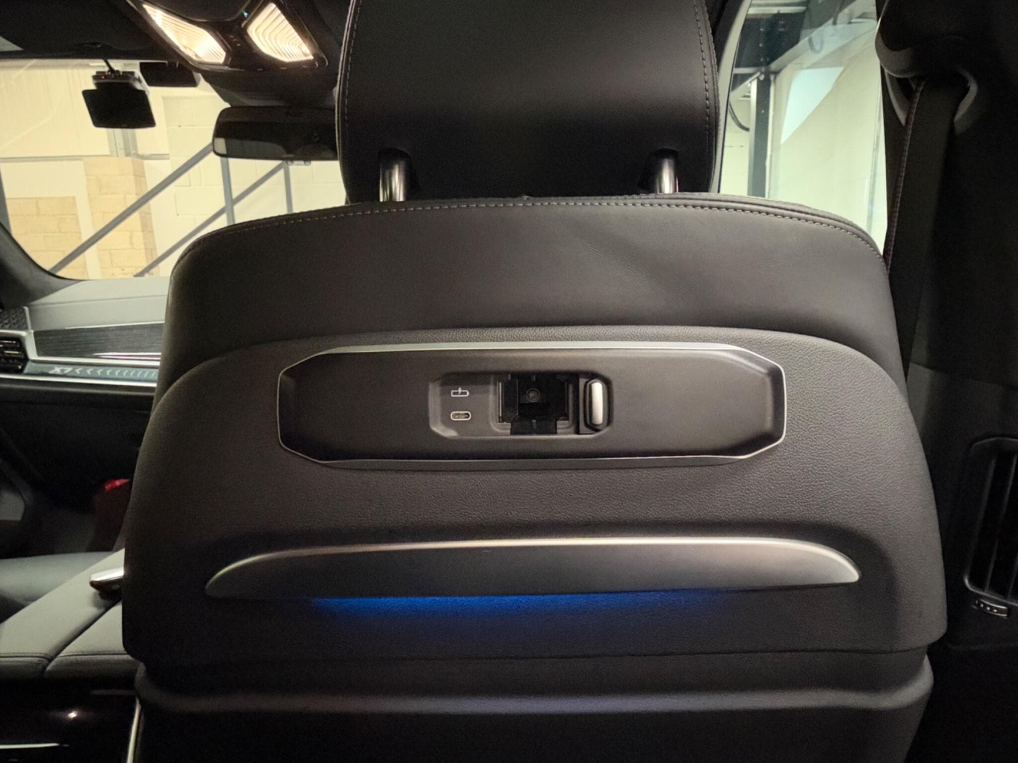 2024 BMW X7 - Thumbnail 33