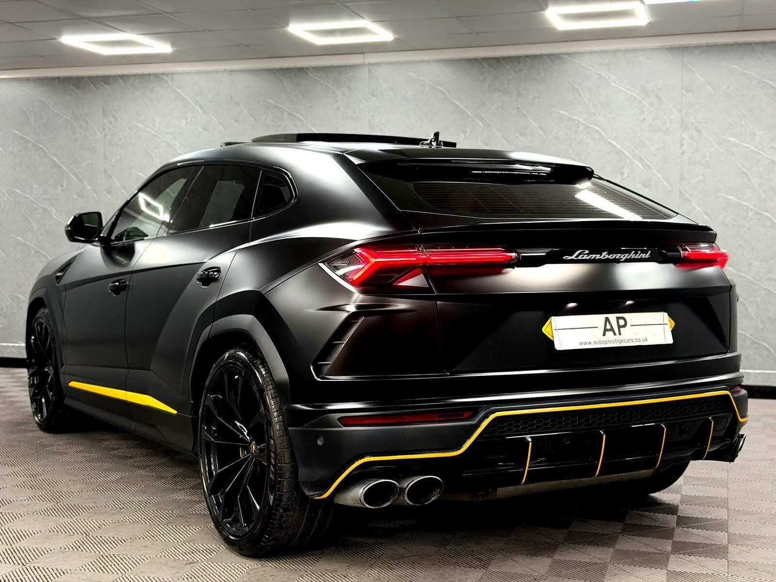 2022 Lamborghini Urus - Thumbnail 34