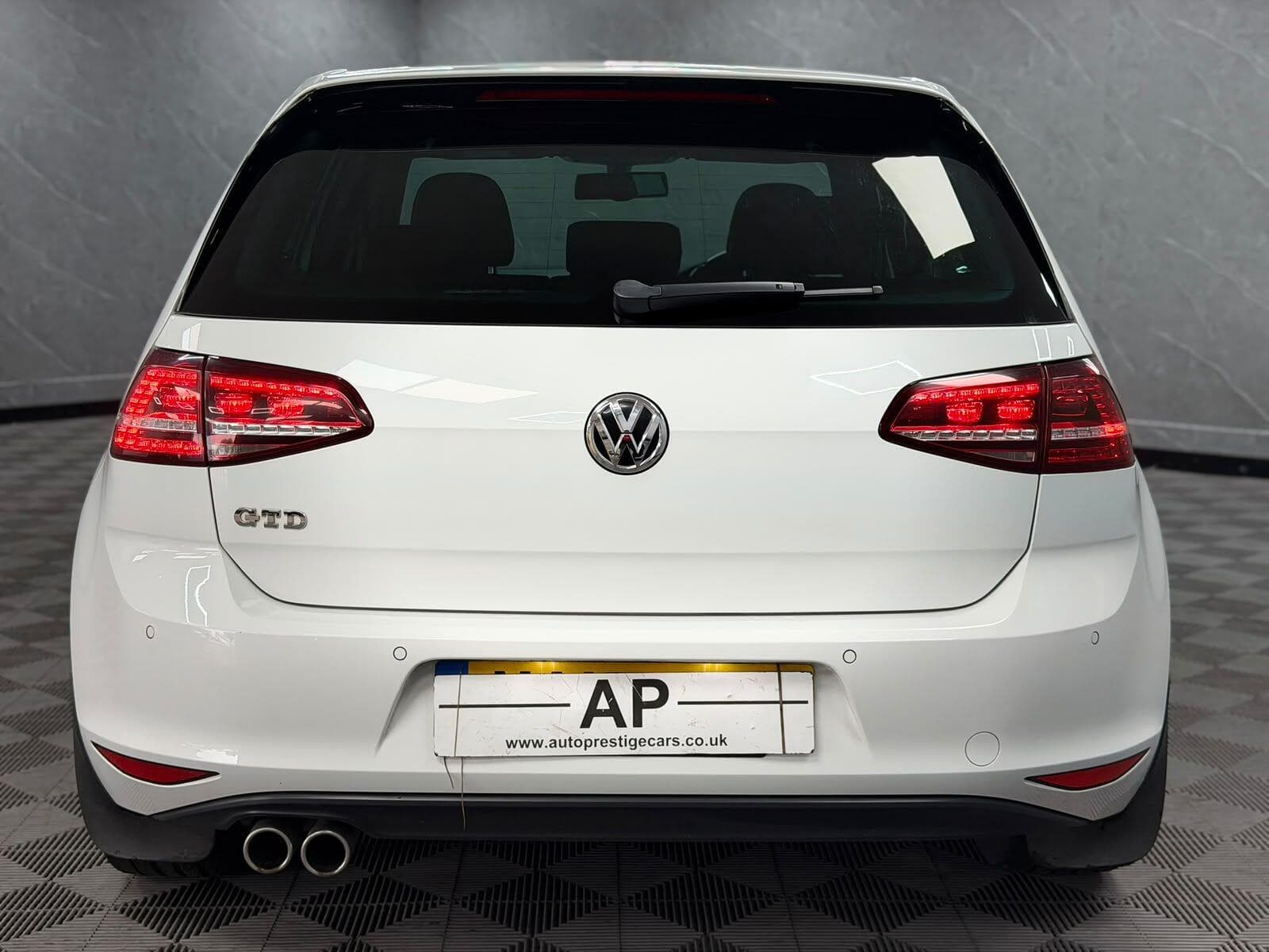 2015 Volkswagen Golf - Thumbnail 32