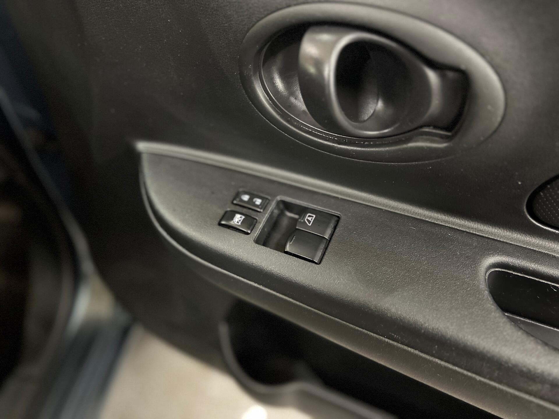 2016 Nissan Micra - Thumbnail 24