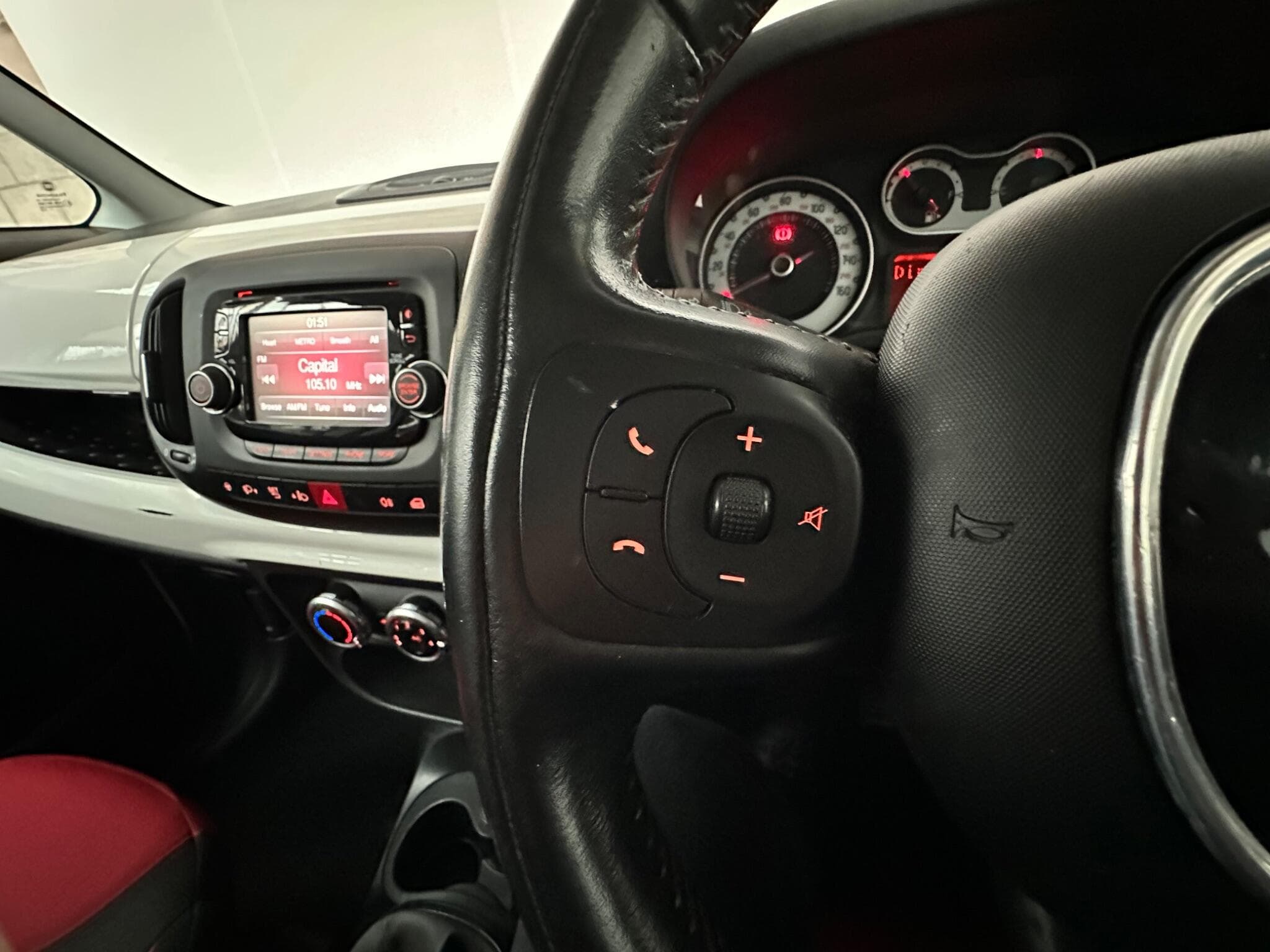 2014 Fiat 500L - Thumbnail 11