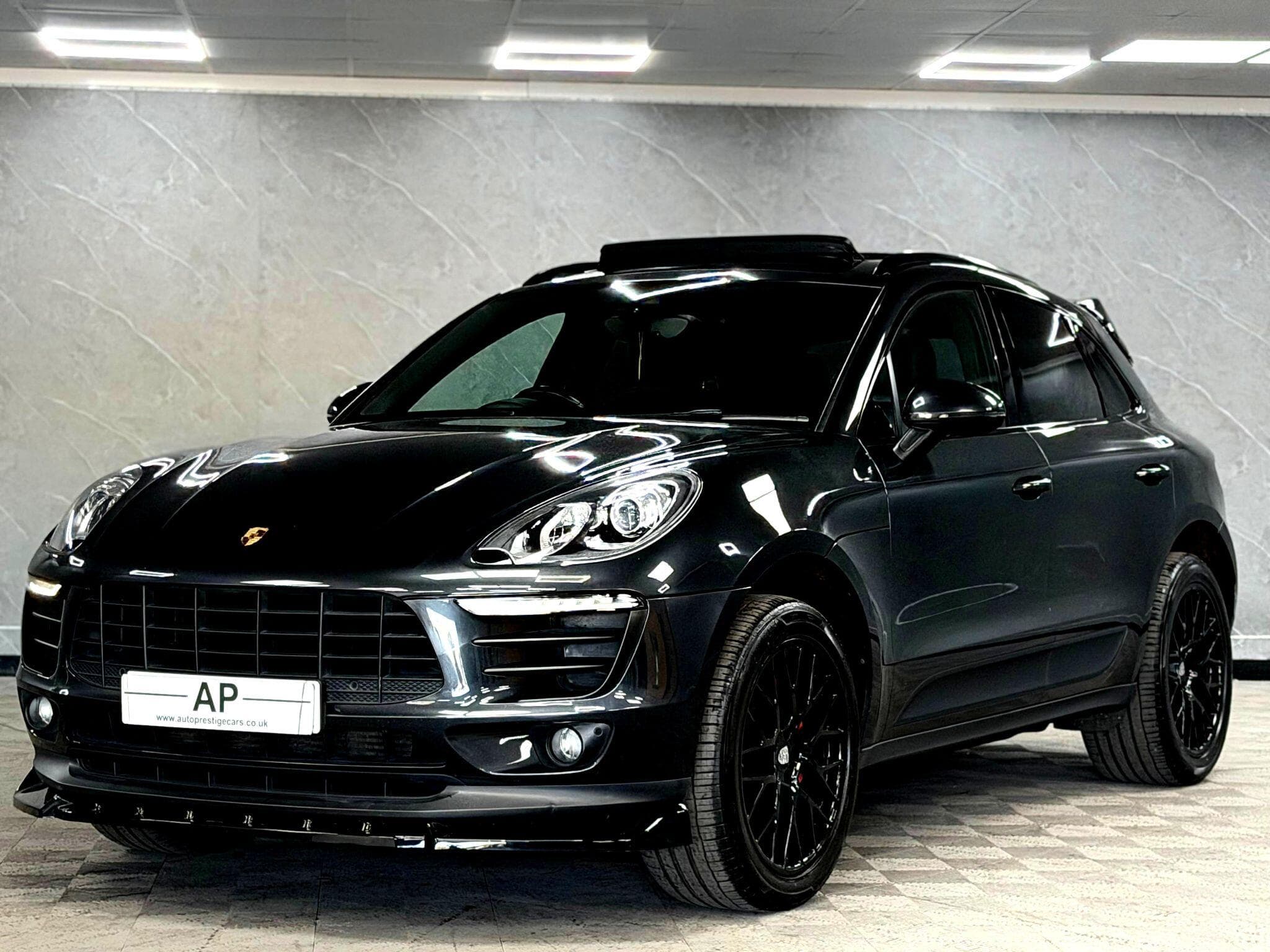 2016 Porsche Macan - Thumbnail 7