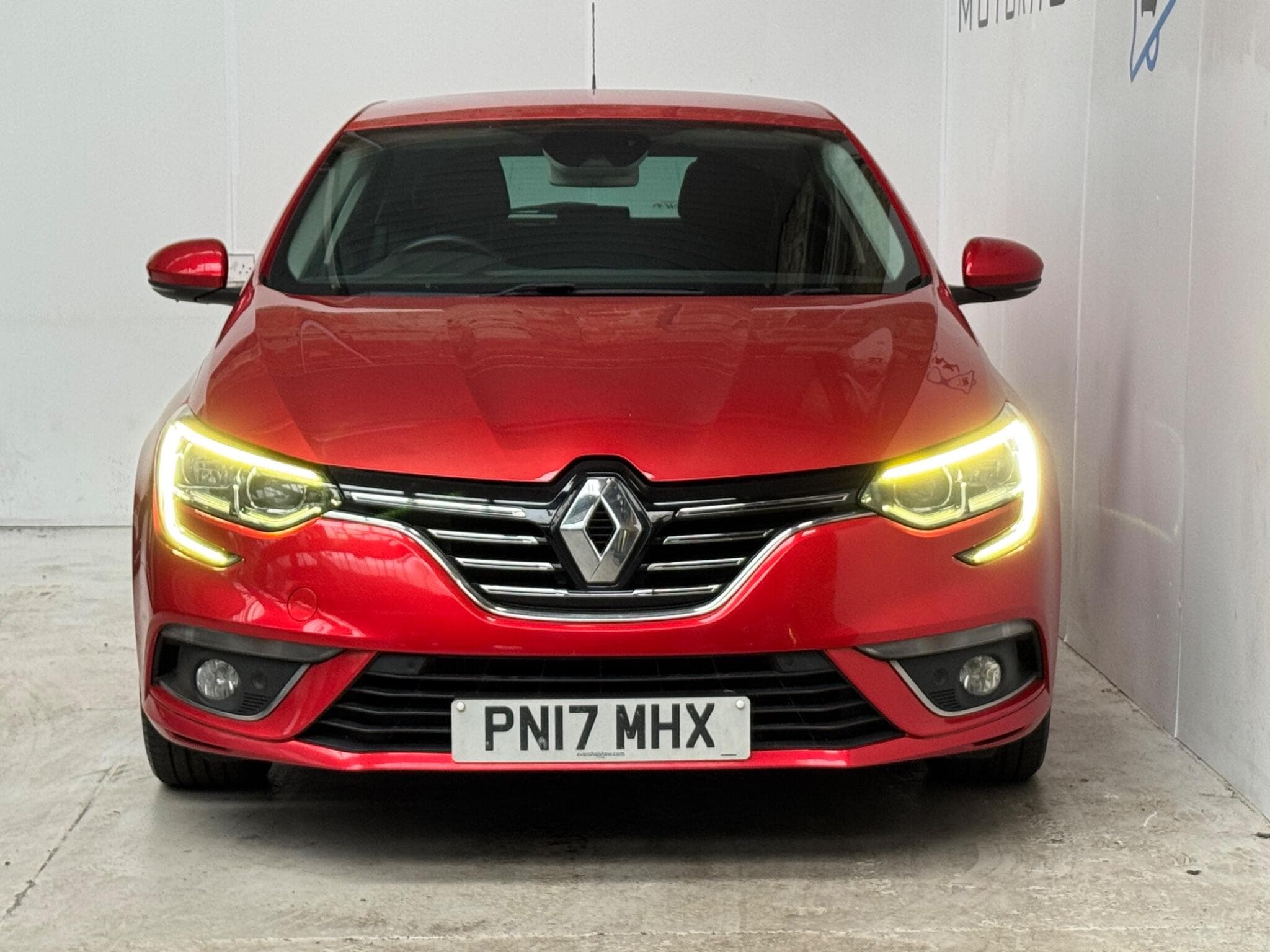 2017 Renault Megane - Thumbnail 2