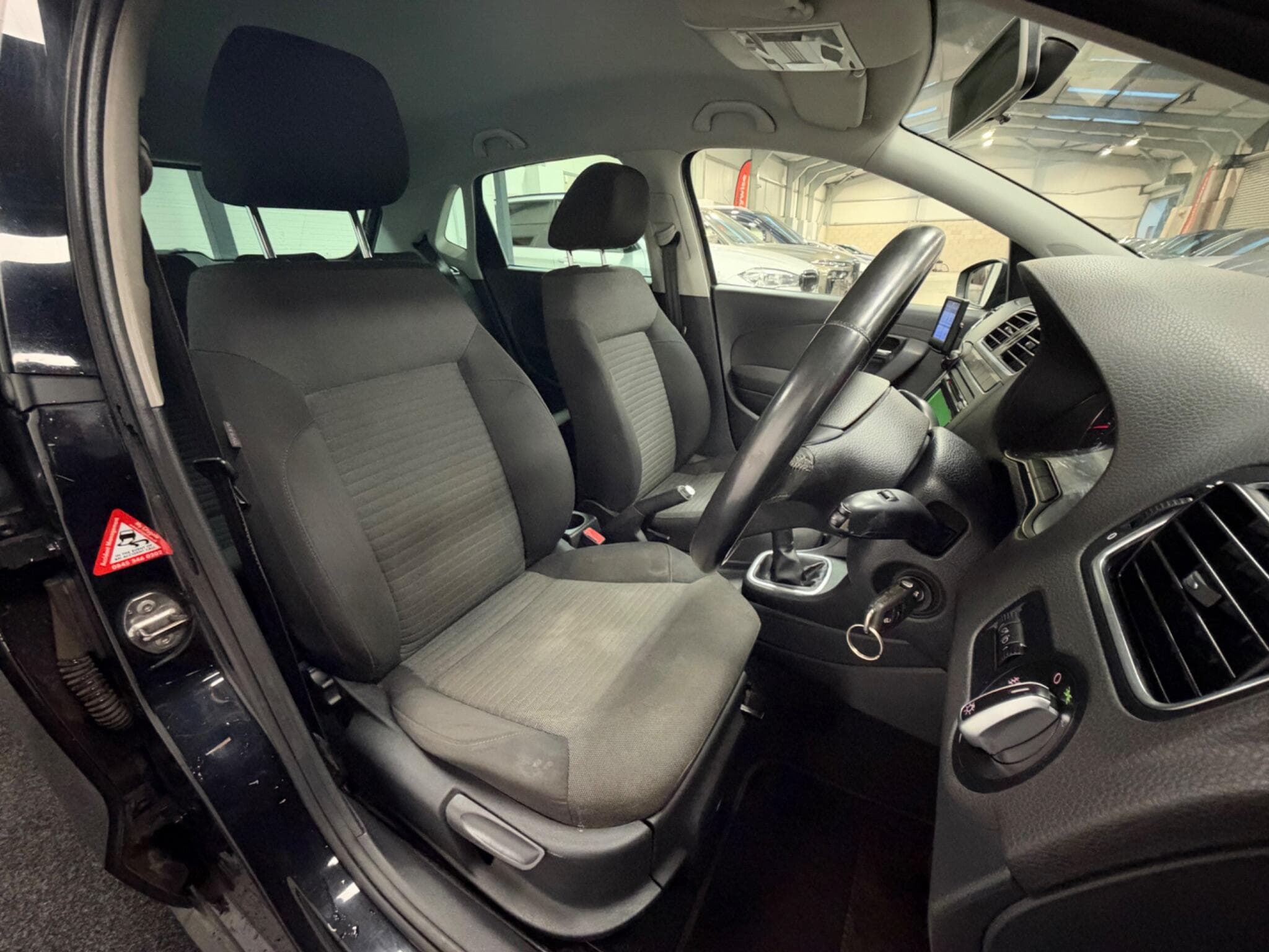 2012 Volkswagen Polo - Thumbnail 17