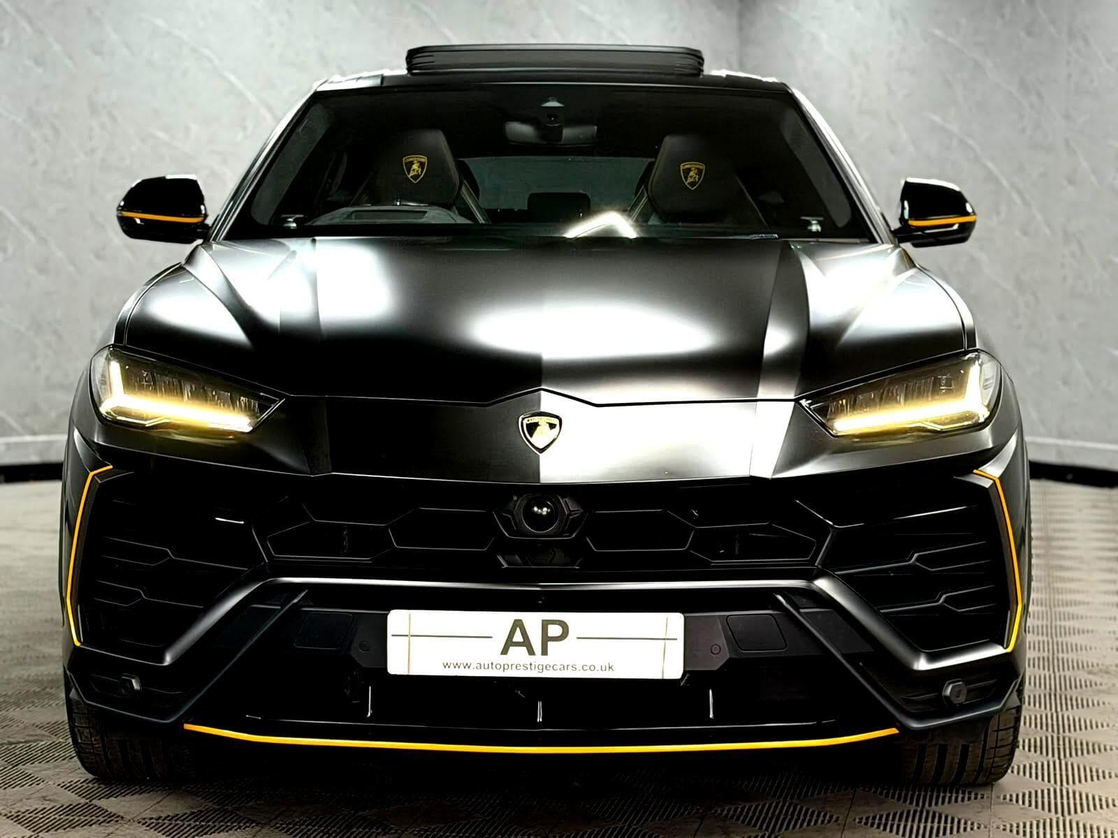 2022 Lamborghini Urus - Thumbnail 8