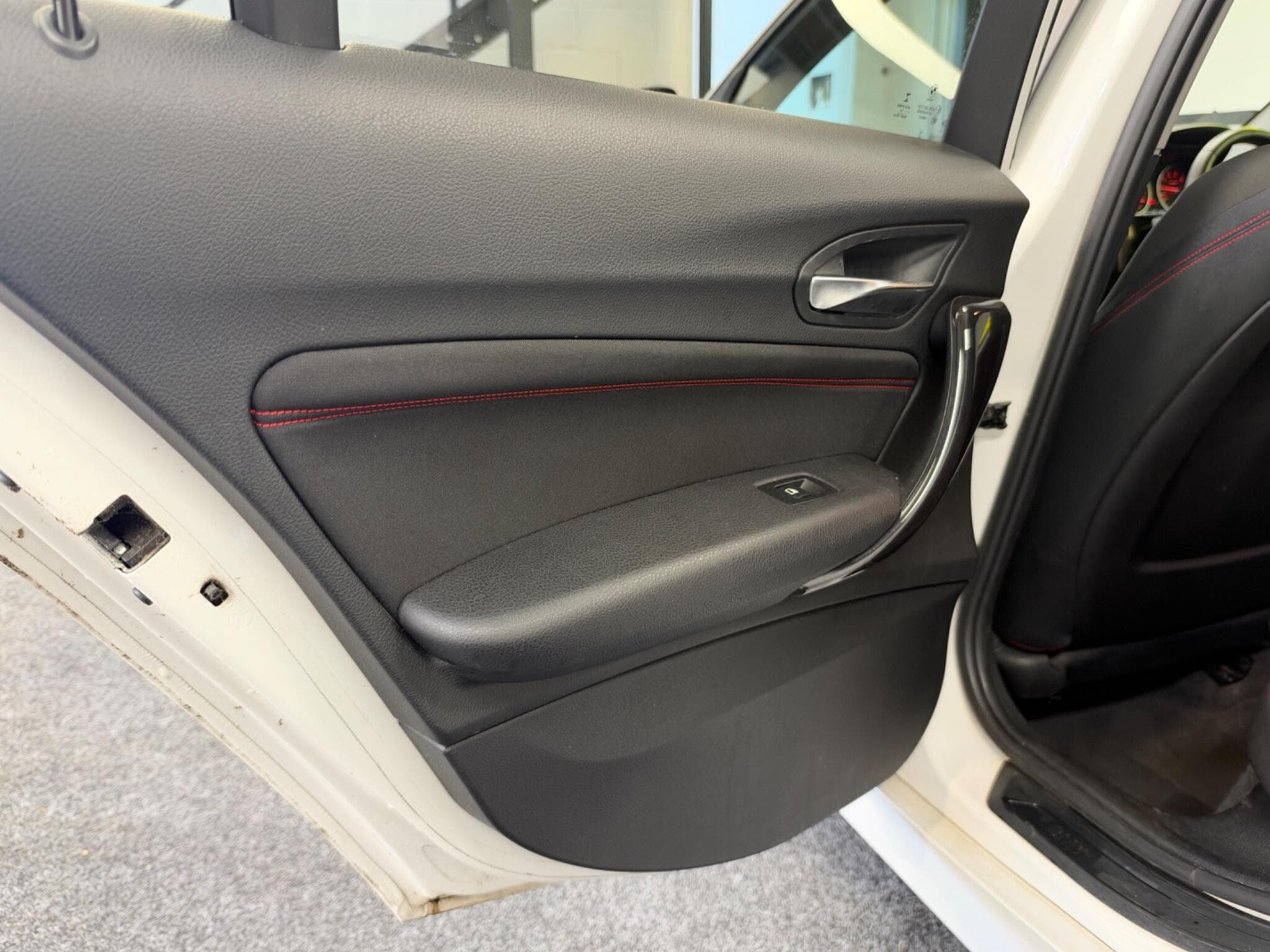 2014 BMW 1 Series - Thumbnail 31
