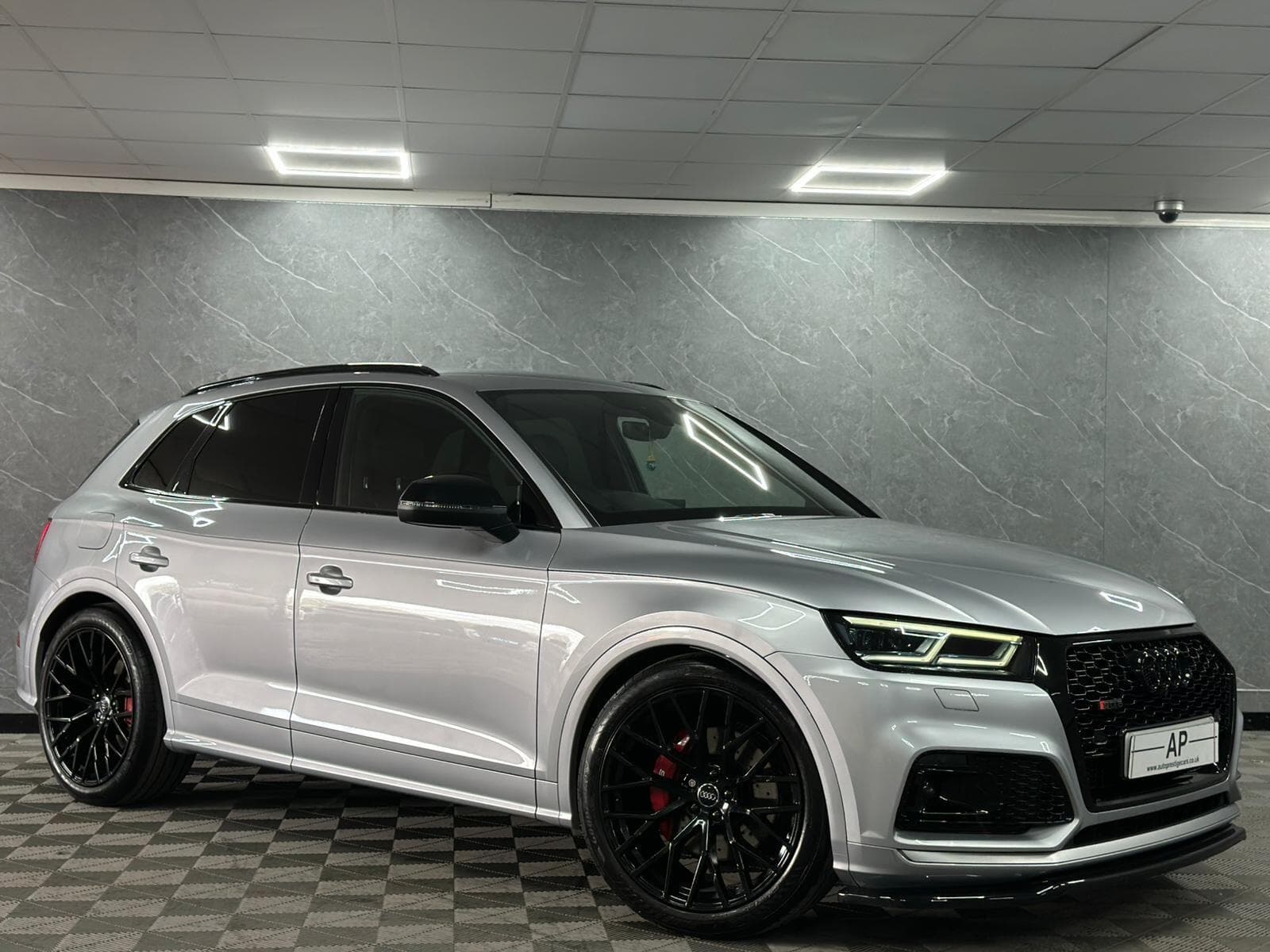 2017 Audi SQ5 - Thumbnail 38