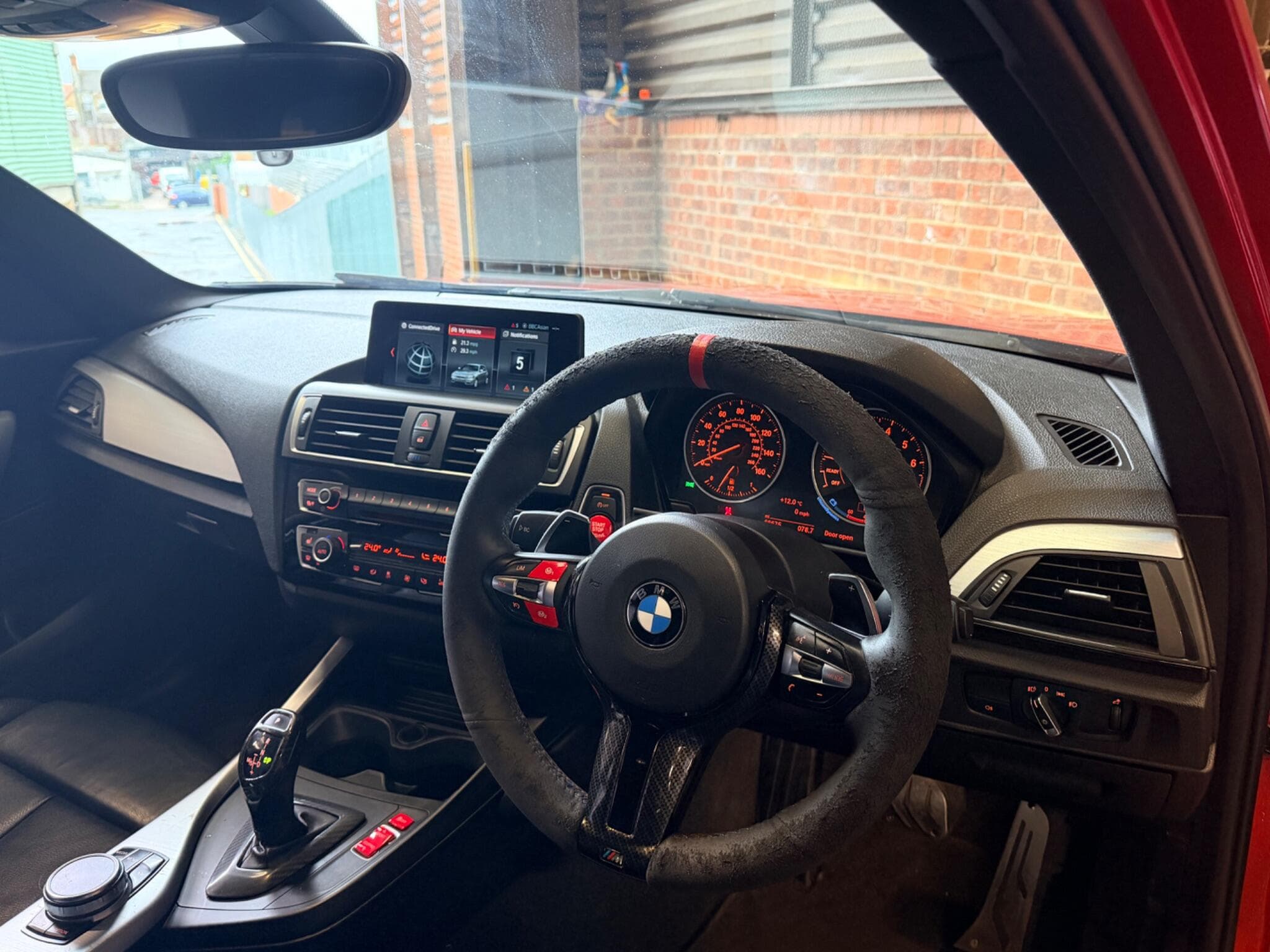 2017 BMW 1 Series - Thumbnail 5