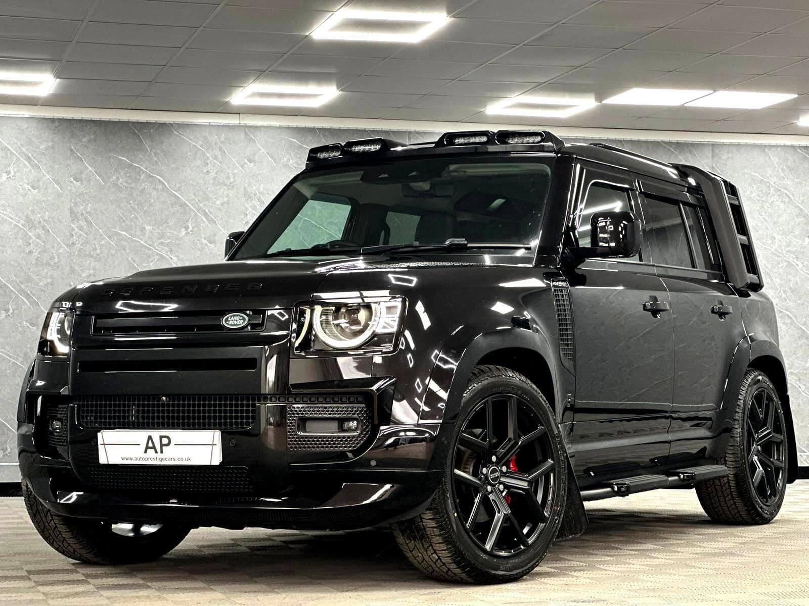 2025 Land Rover Defender 110 - Image 3