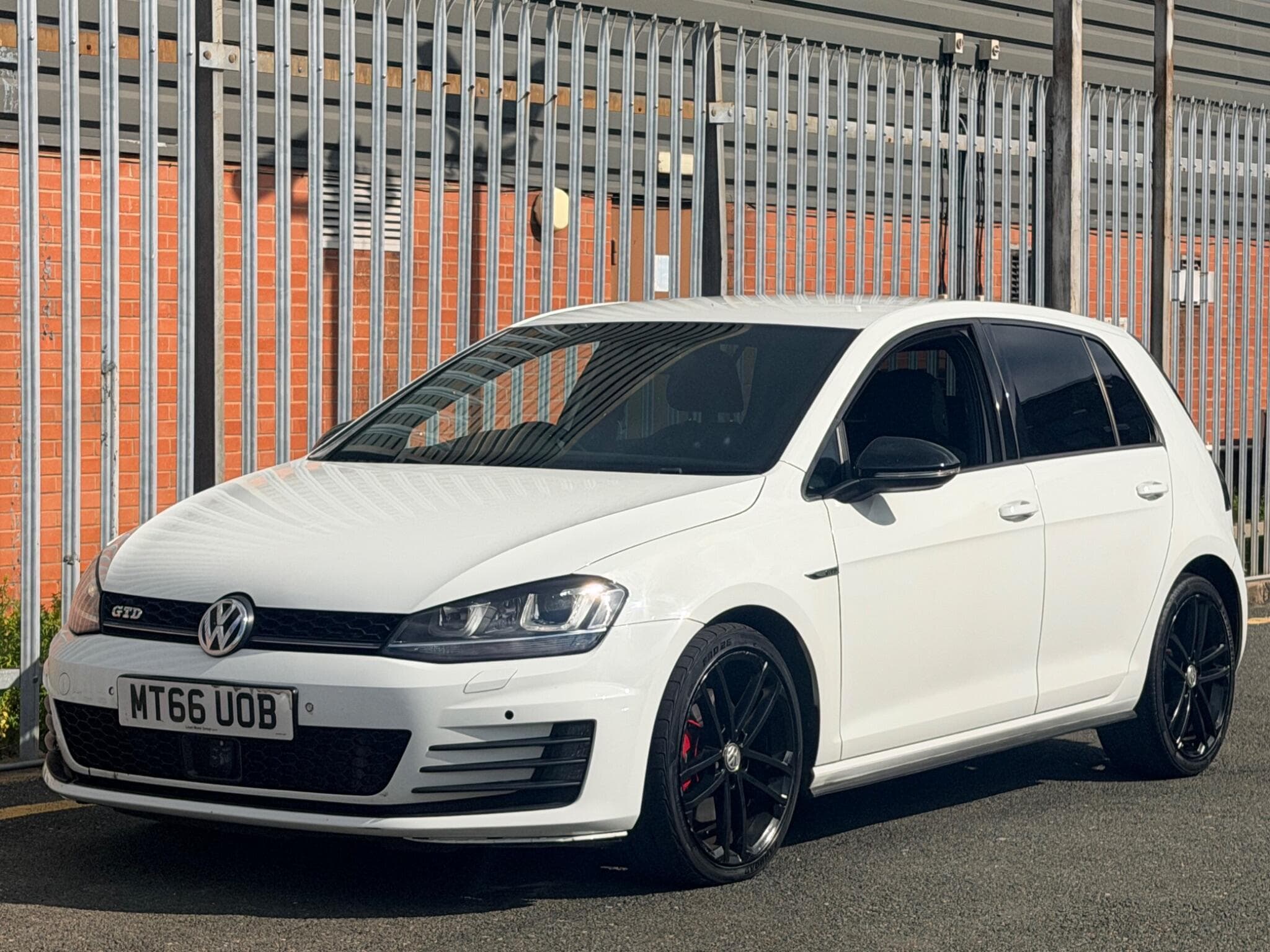 2016 Volkswagen Golf - Thumbnail 8