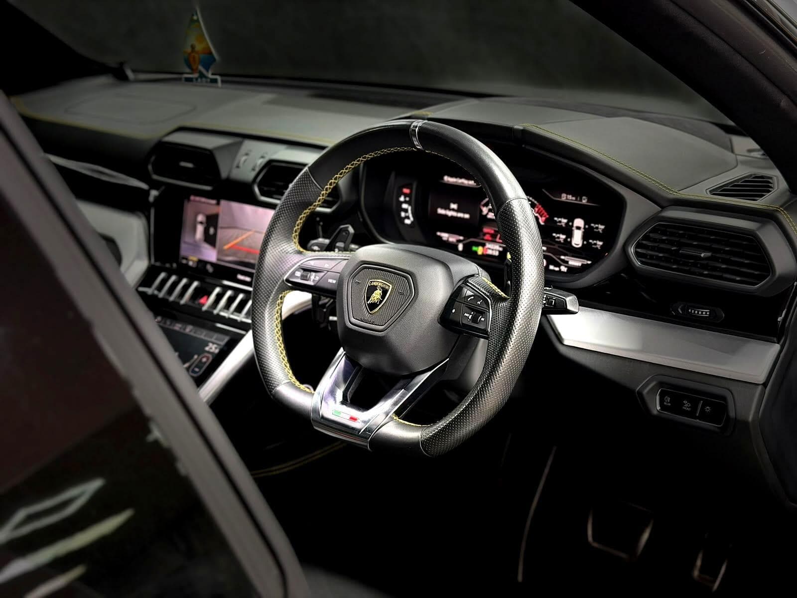 2022 Lamborghini Urus - Thumbnail 50