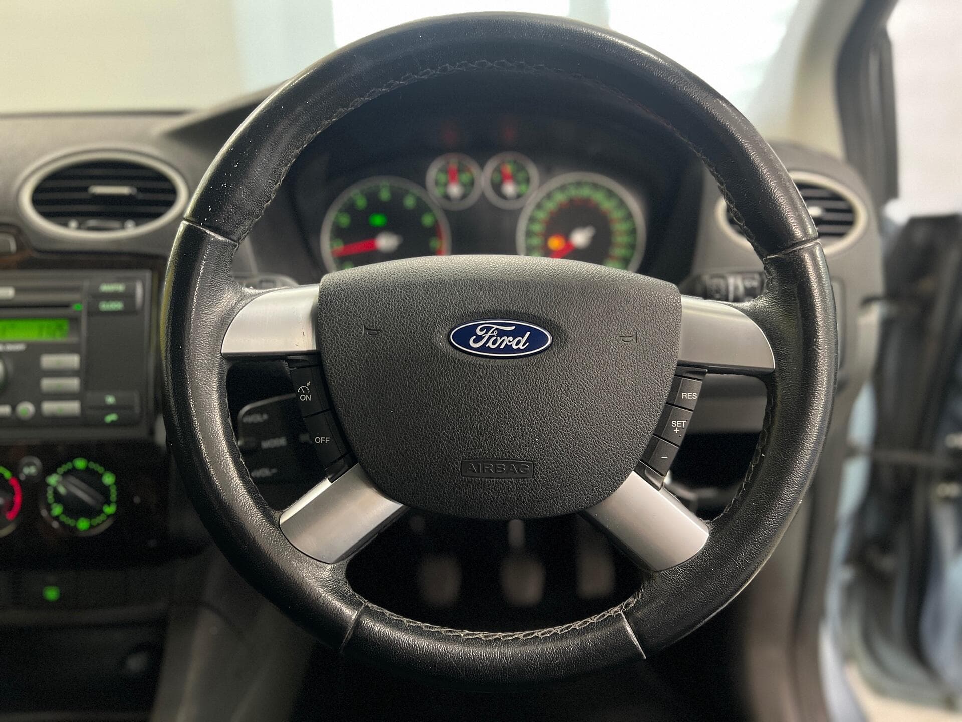 2007 Ford Focus - Thumbnail 20