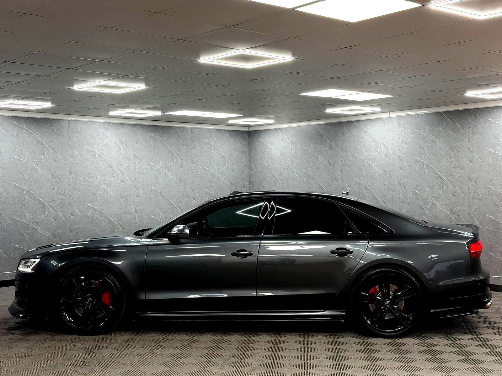 2015 Audi S8 - Thumbnail 24