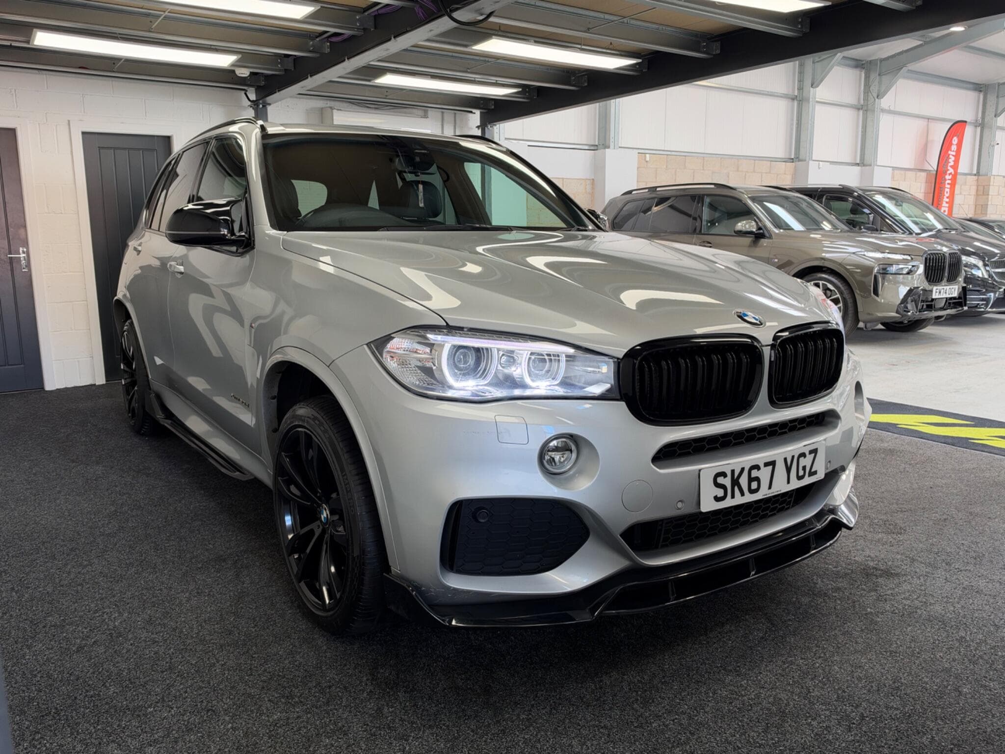 2017 BMW X5 - Thumbnail 2
