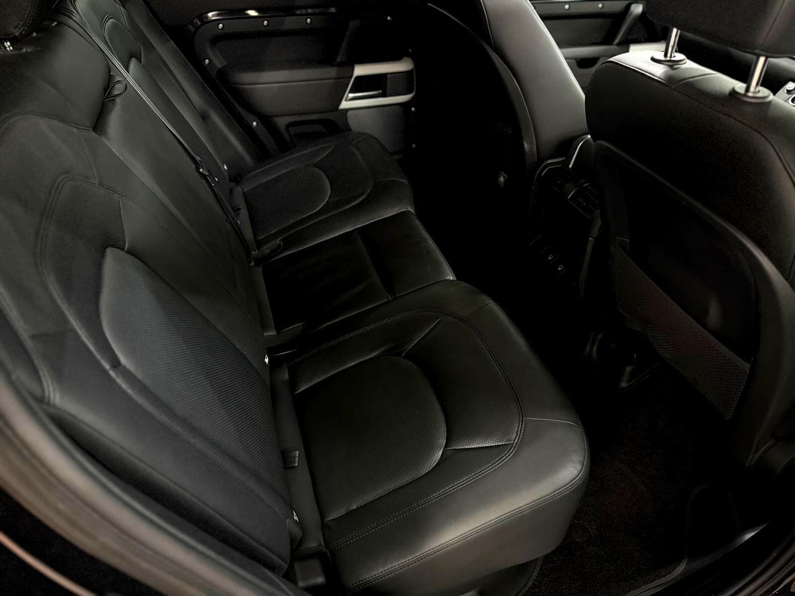 2024 Land Rover Defender 110 - Thumbnail 41