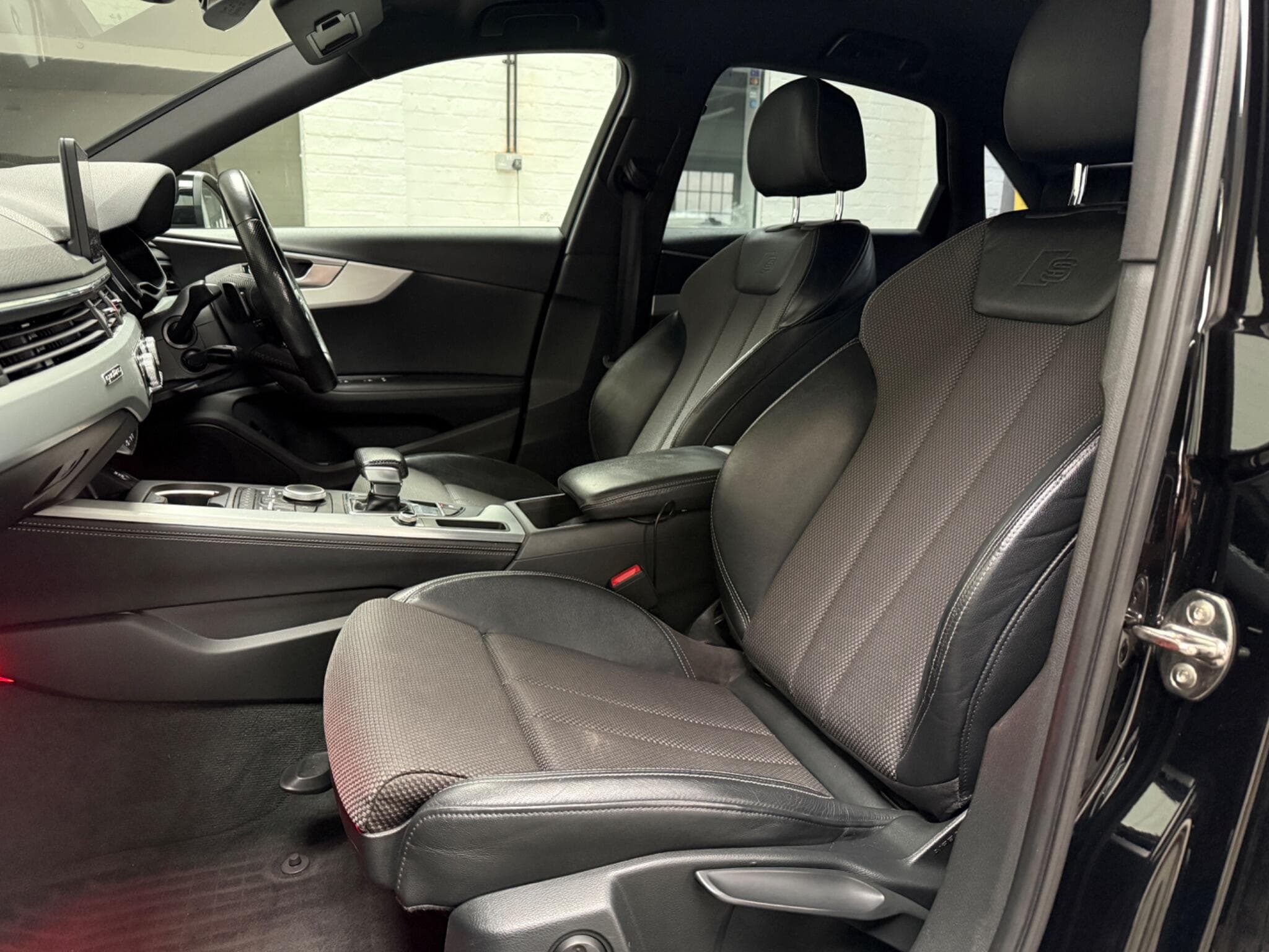 2017 Audi A4 - Thumbnail 28