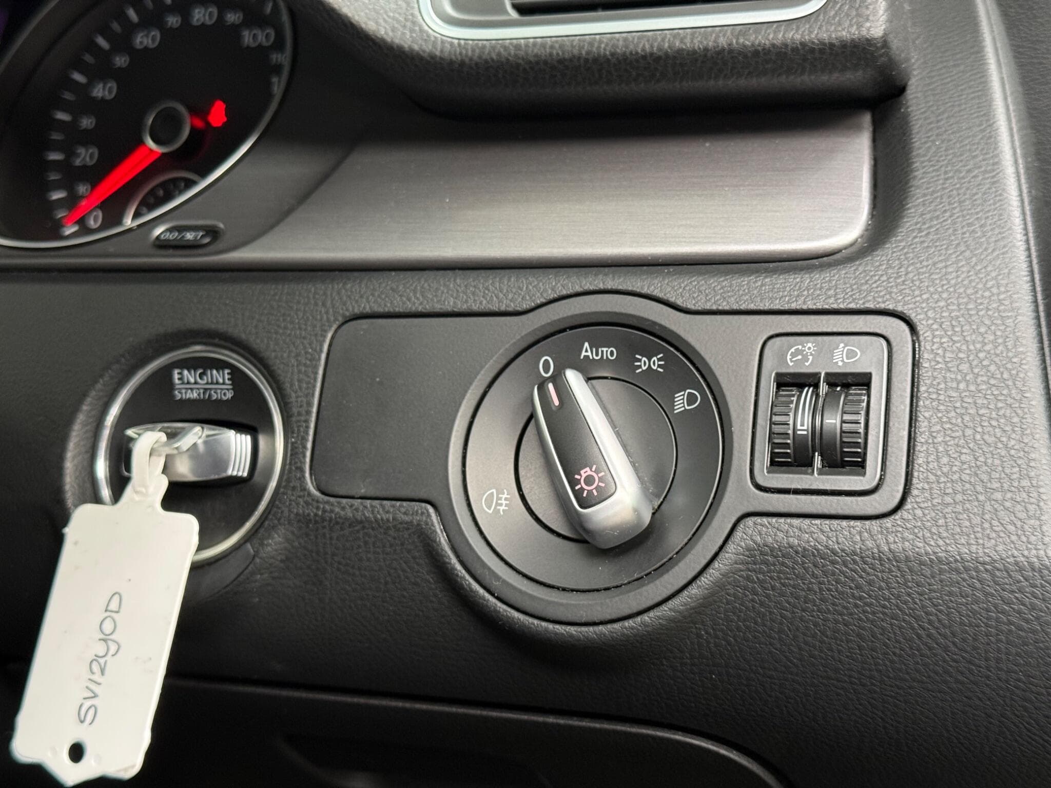 2012 Volkswagen Passat - Thumbnail 24