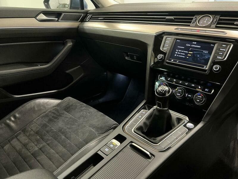 2015 Volkswagen Passat - Thumbnail 35