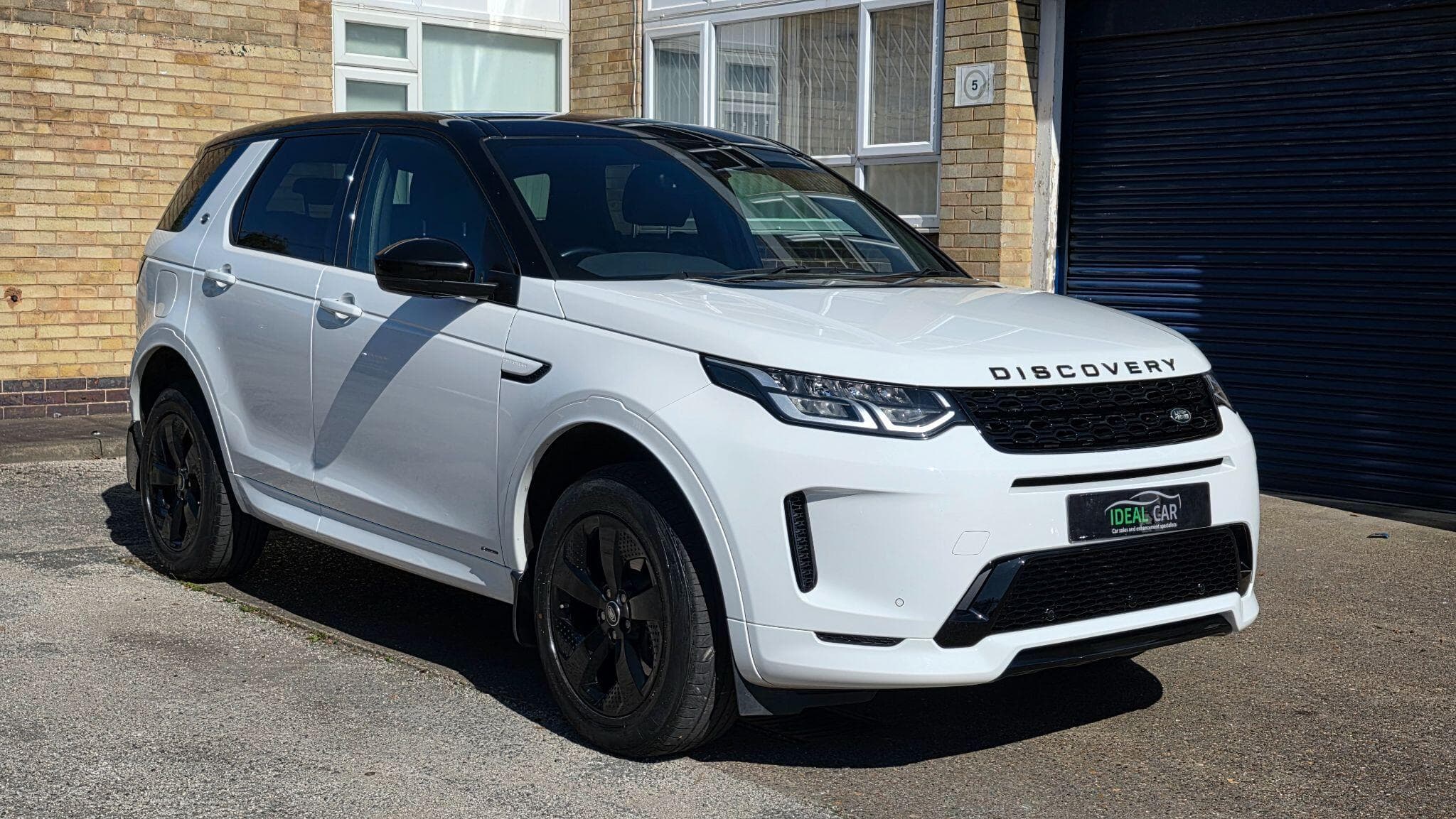 2020 Land Rover Discovery Sport - Main