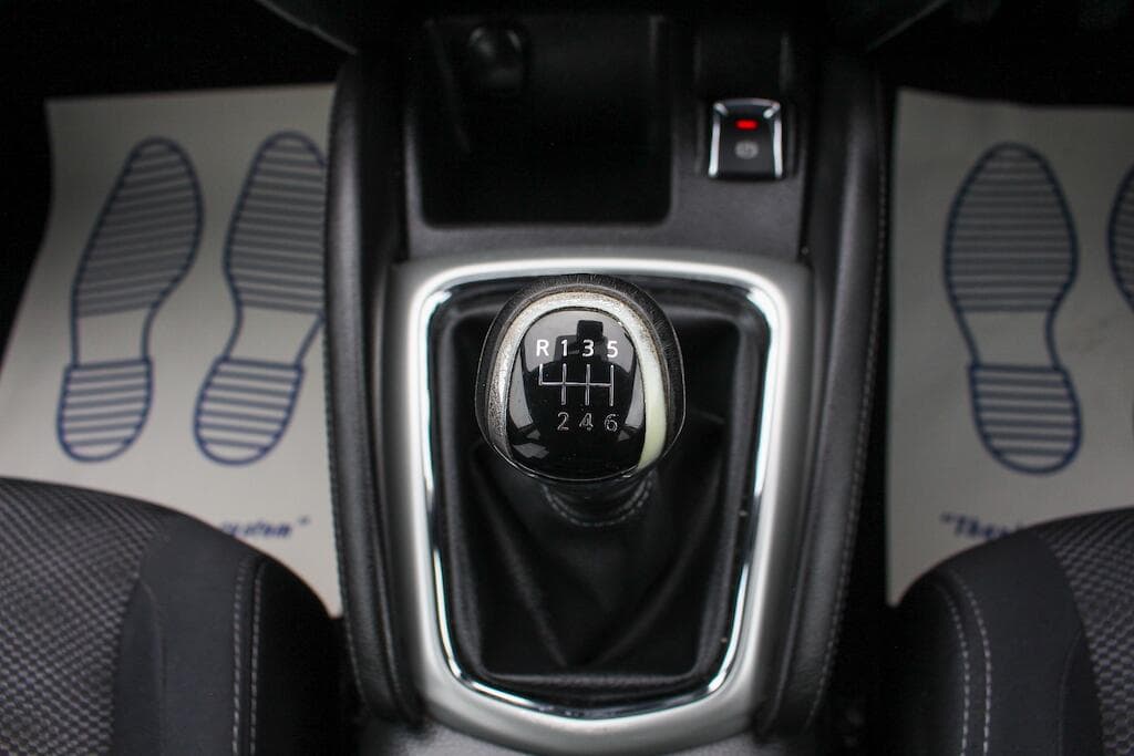 2015 Nissan Qashqai - Thumbnail 27