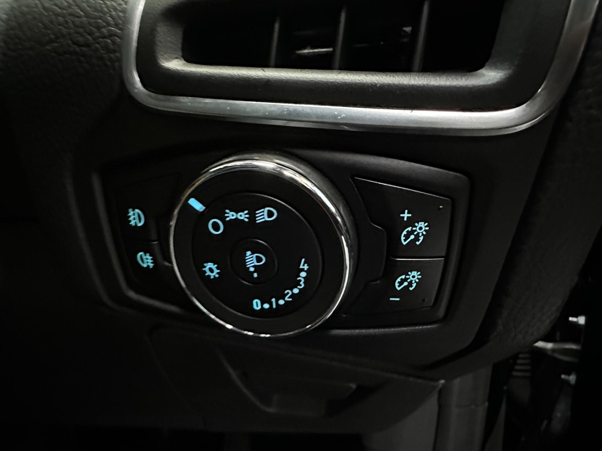 2014 Ford Focus - Thumbnail 15