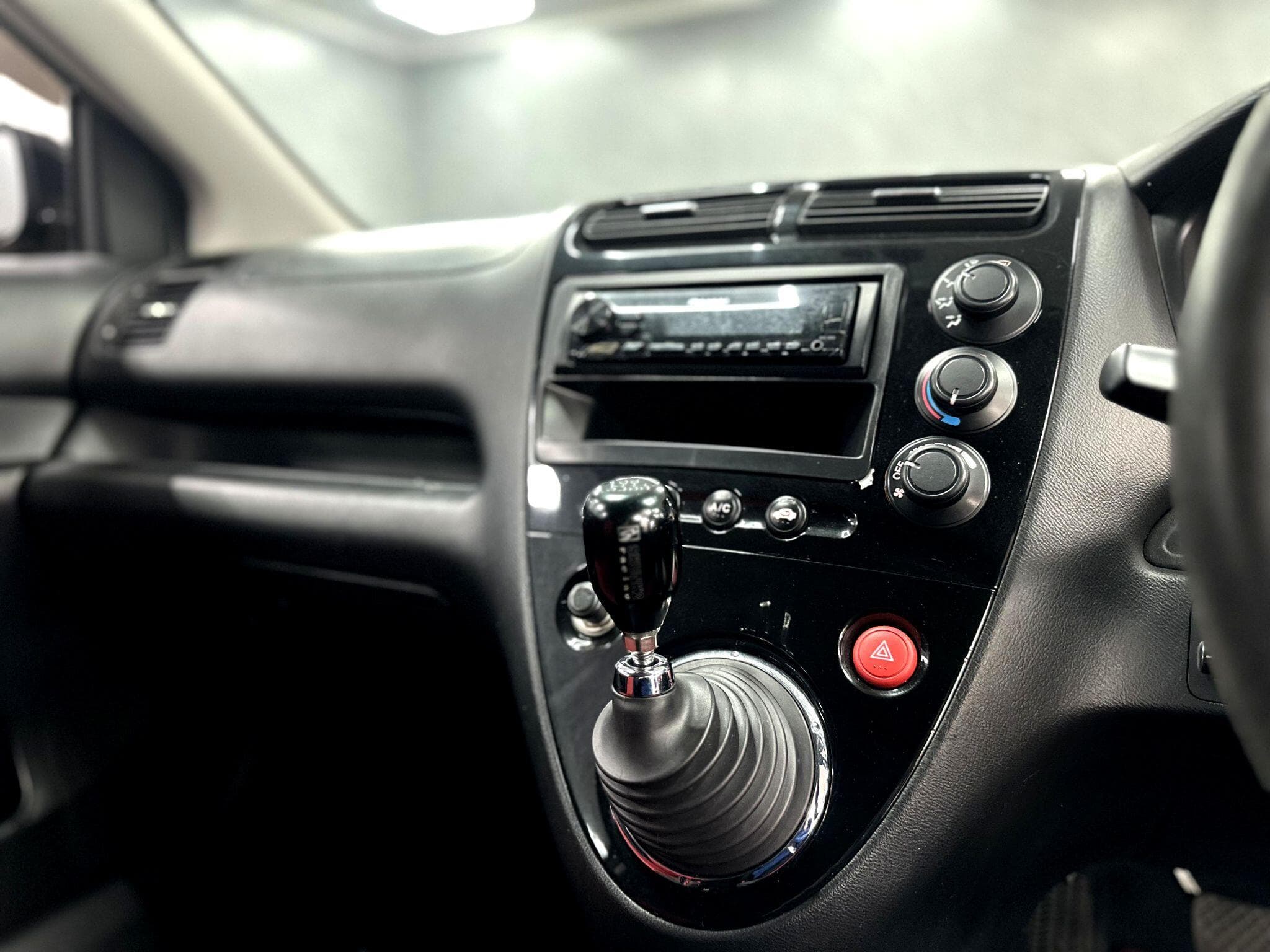 2005 Honda Civic - Thumbnail 30