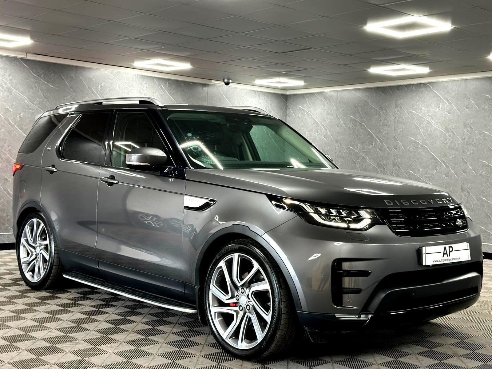 2017 Land Rover Discovery - Thumbnail 15