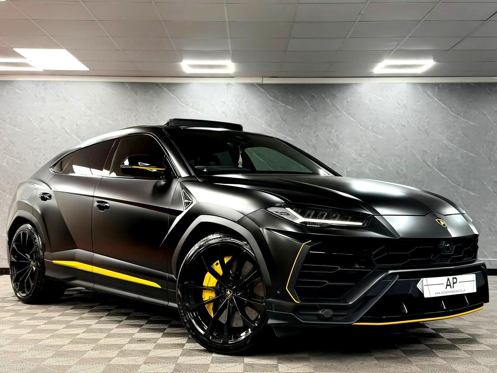 2022 Lamborghini Urus - Main