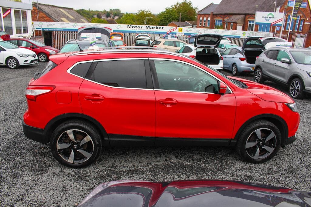 2015 Nissan Qashqai - Thumbnail 11
