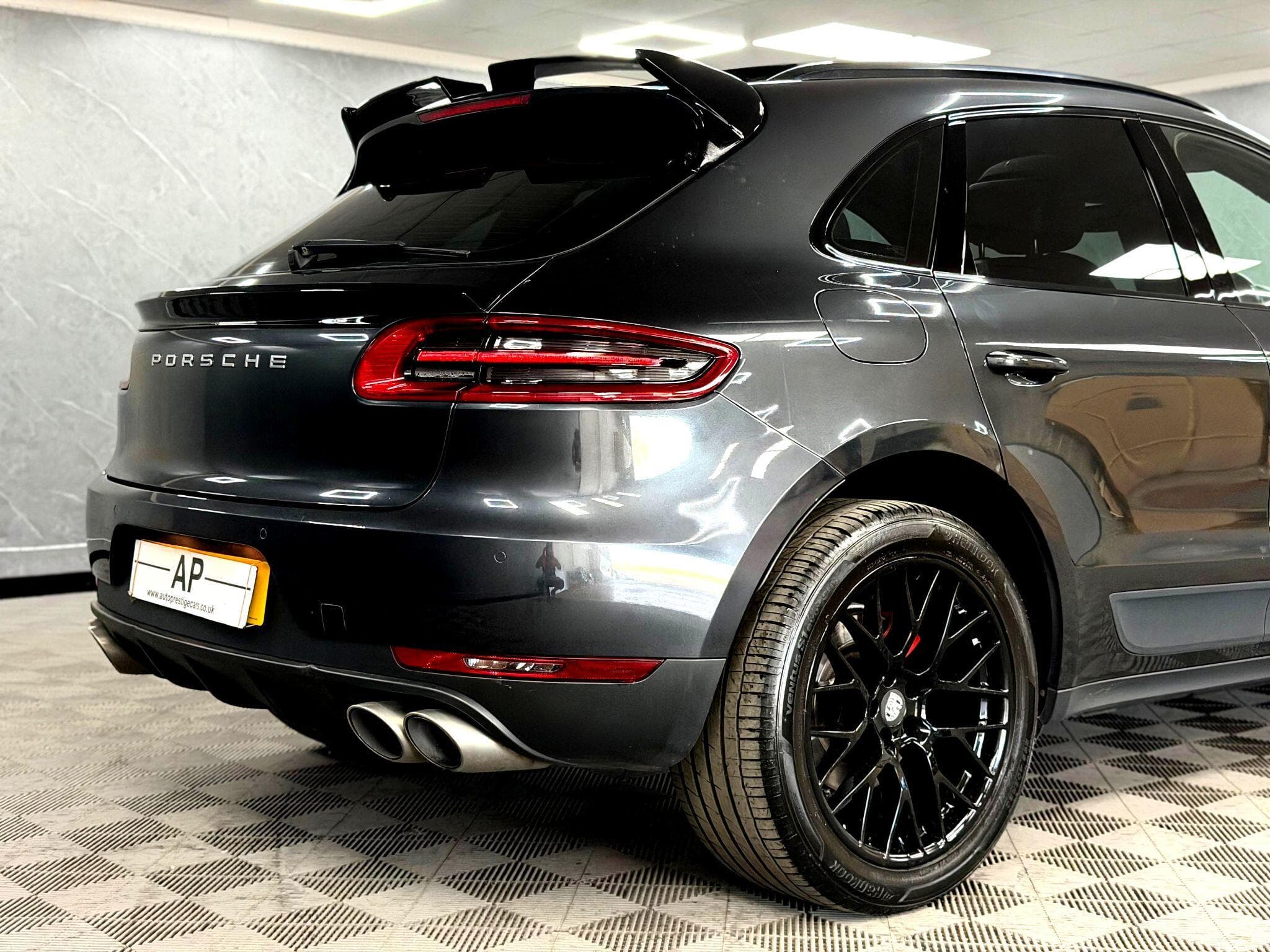 2016 Porsche Macan - Thumbnail 27