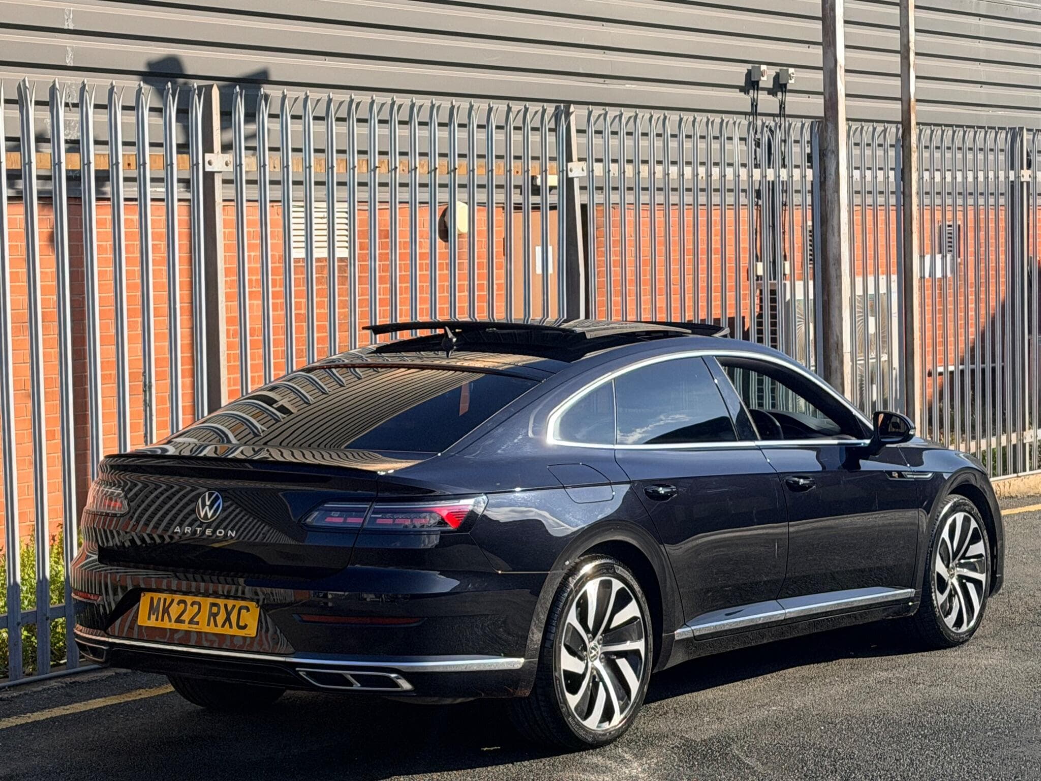 2022 Volkswagen Arteon - Image 3