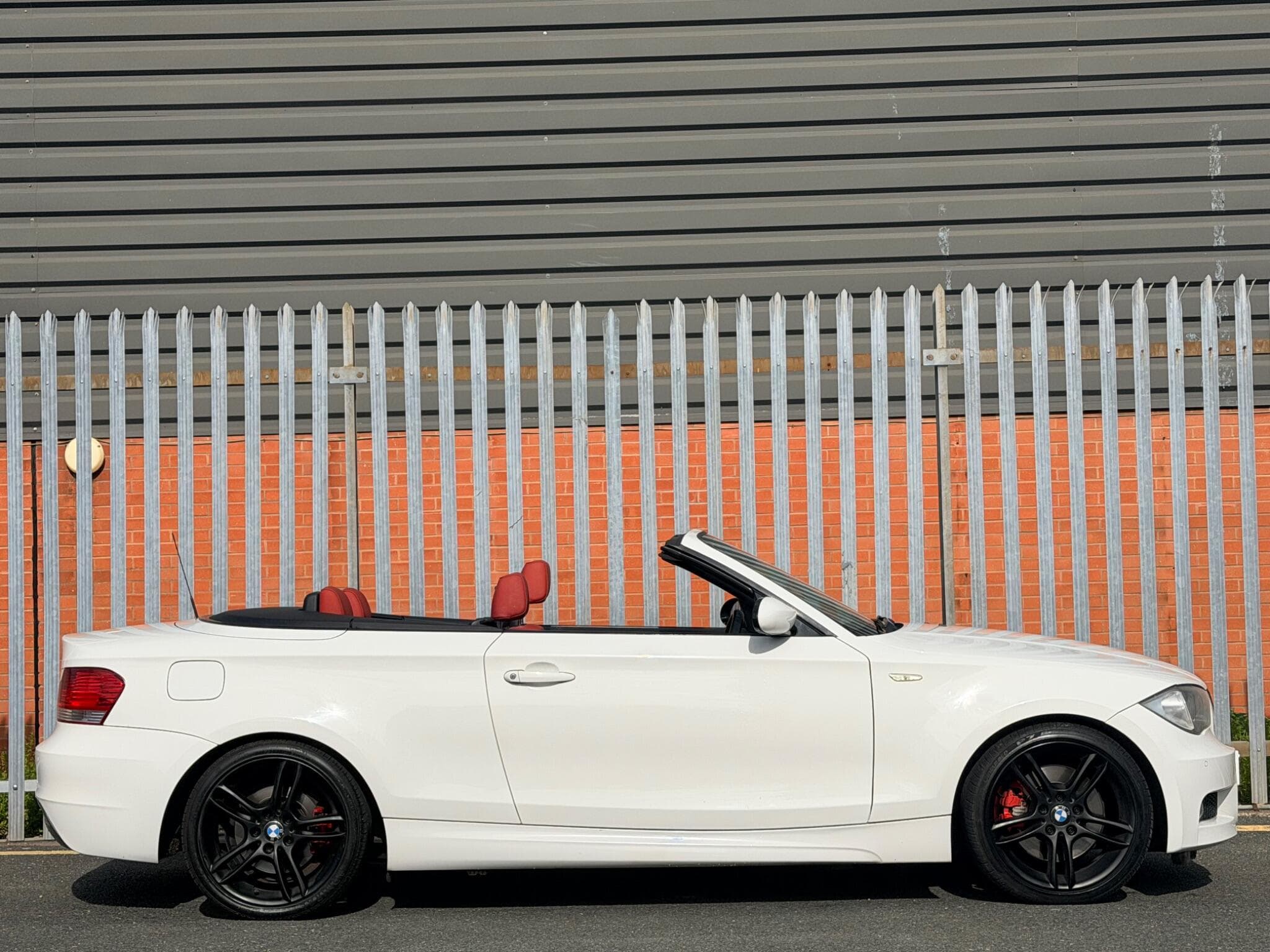 2009 BMW 1 Series - Thumbnail 2