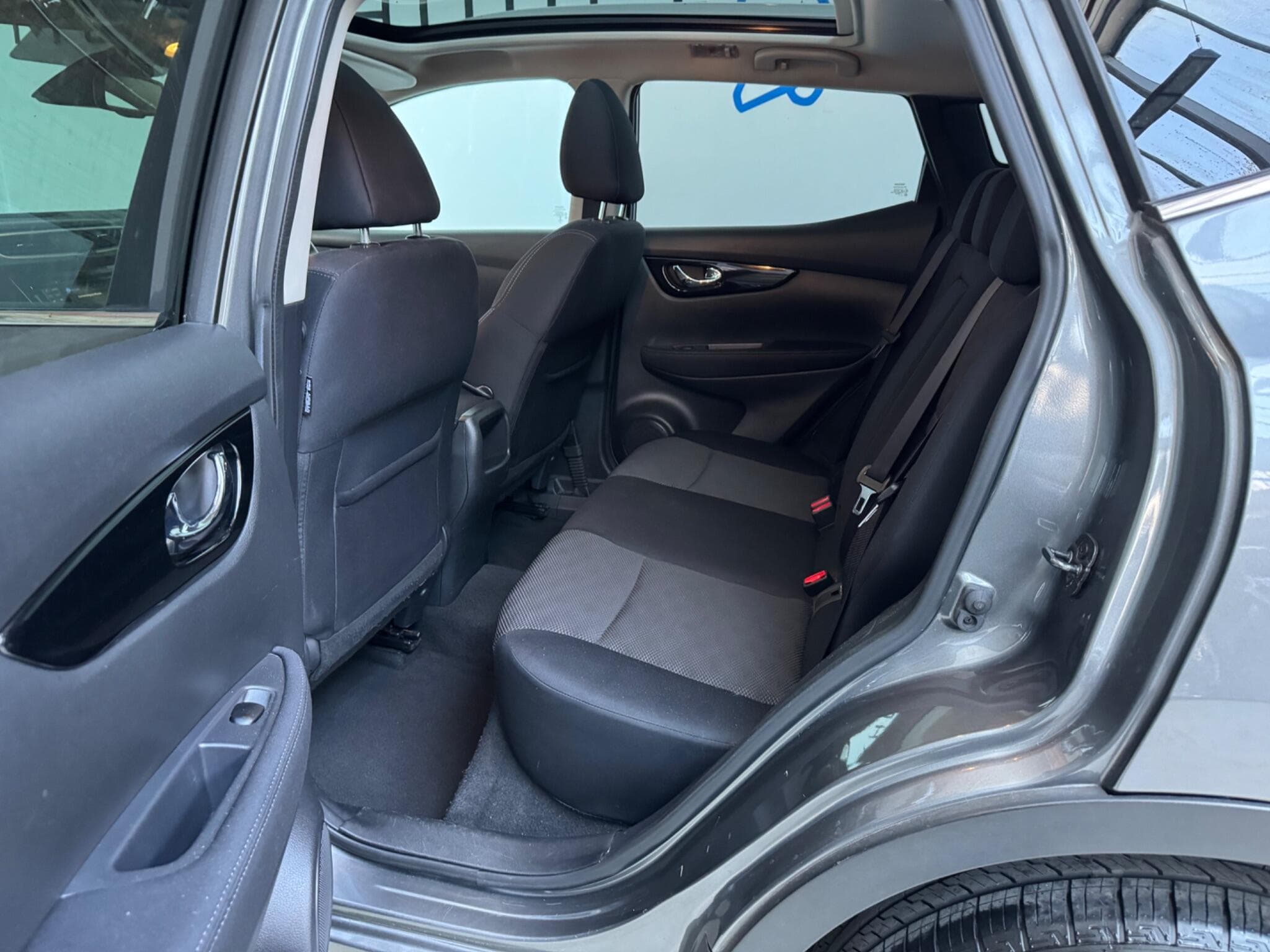 2015 Nissan Qashqai - Thumbnail 11