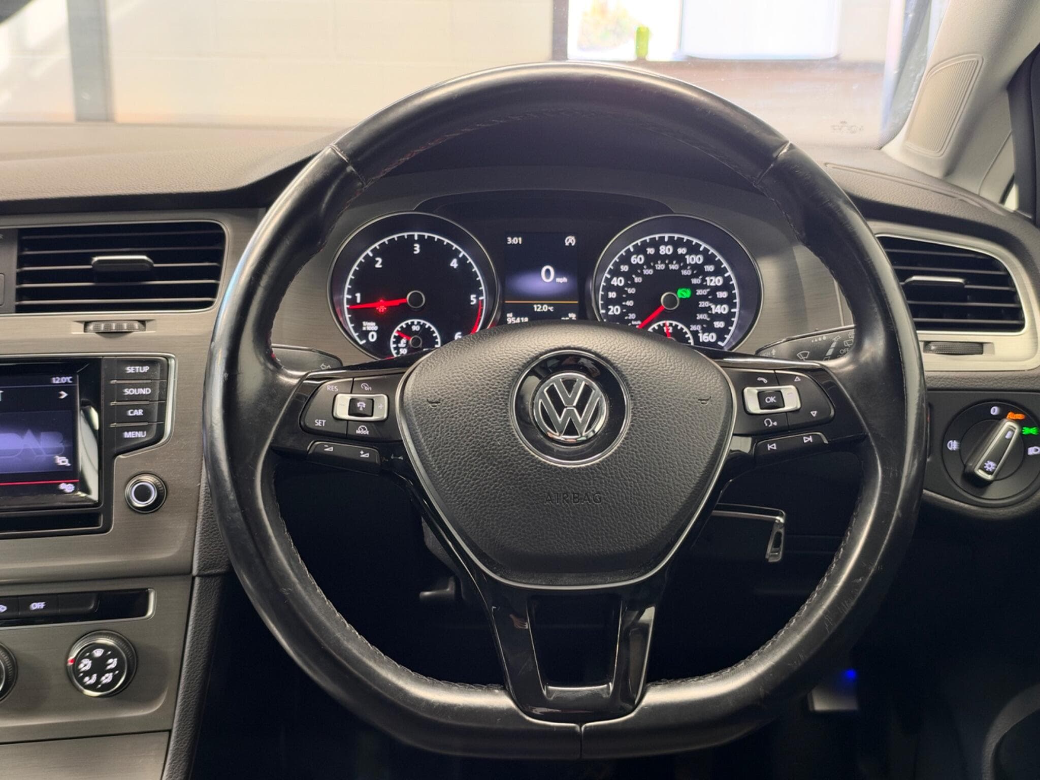 2014 Volkswagen Golf - Thumbnail 31