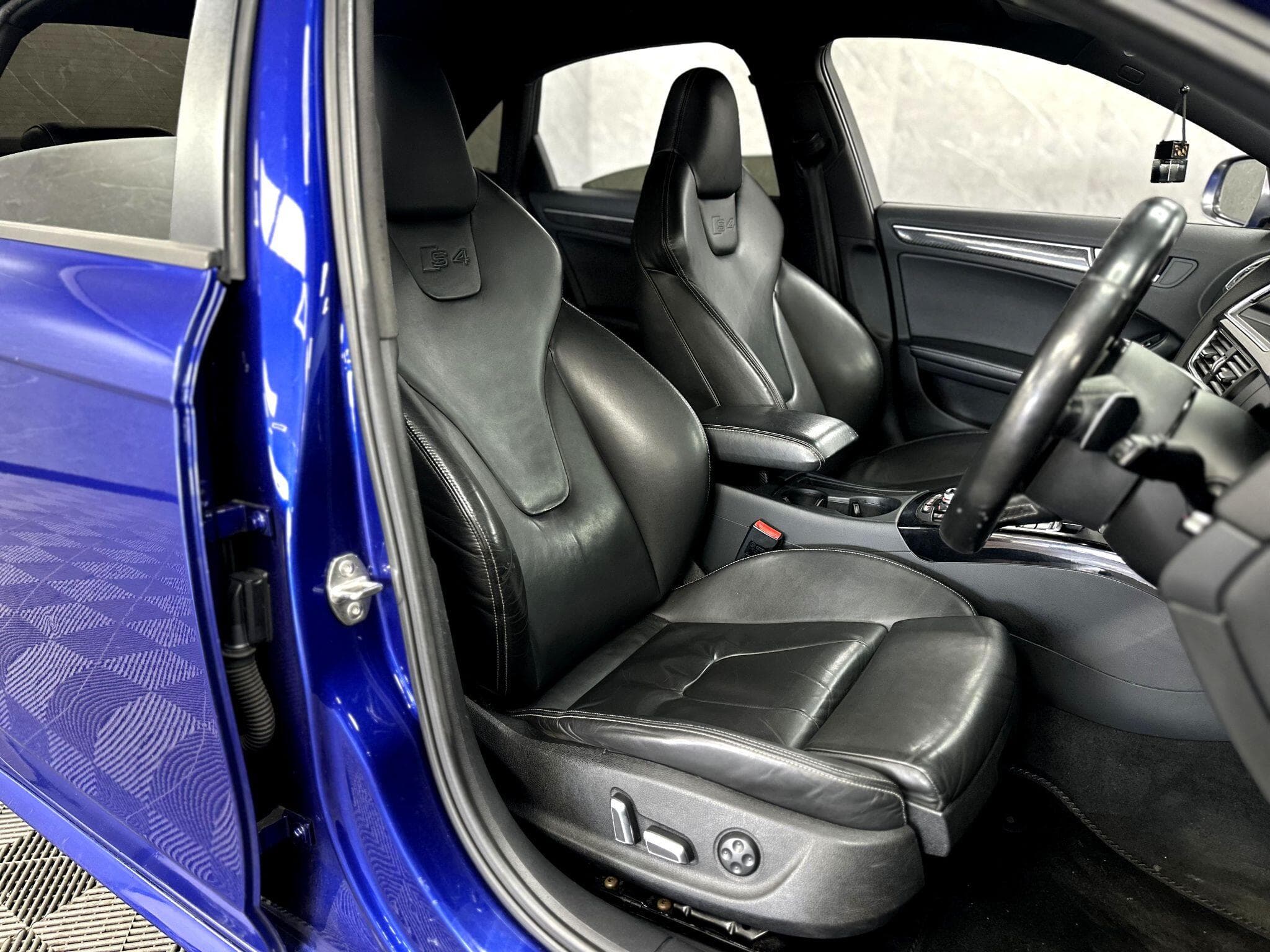 2013 Audi S4 - Thumbnail 42