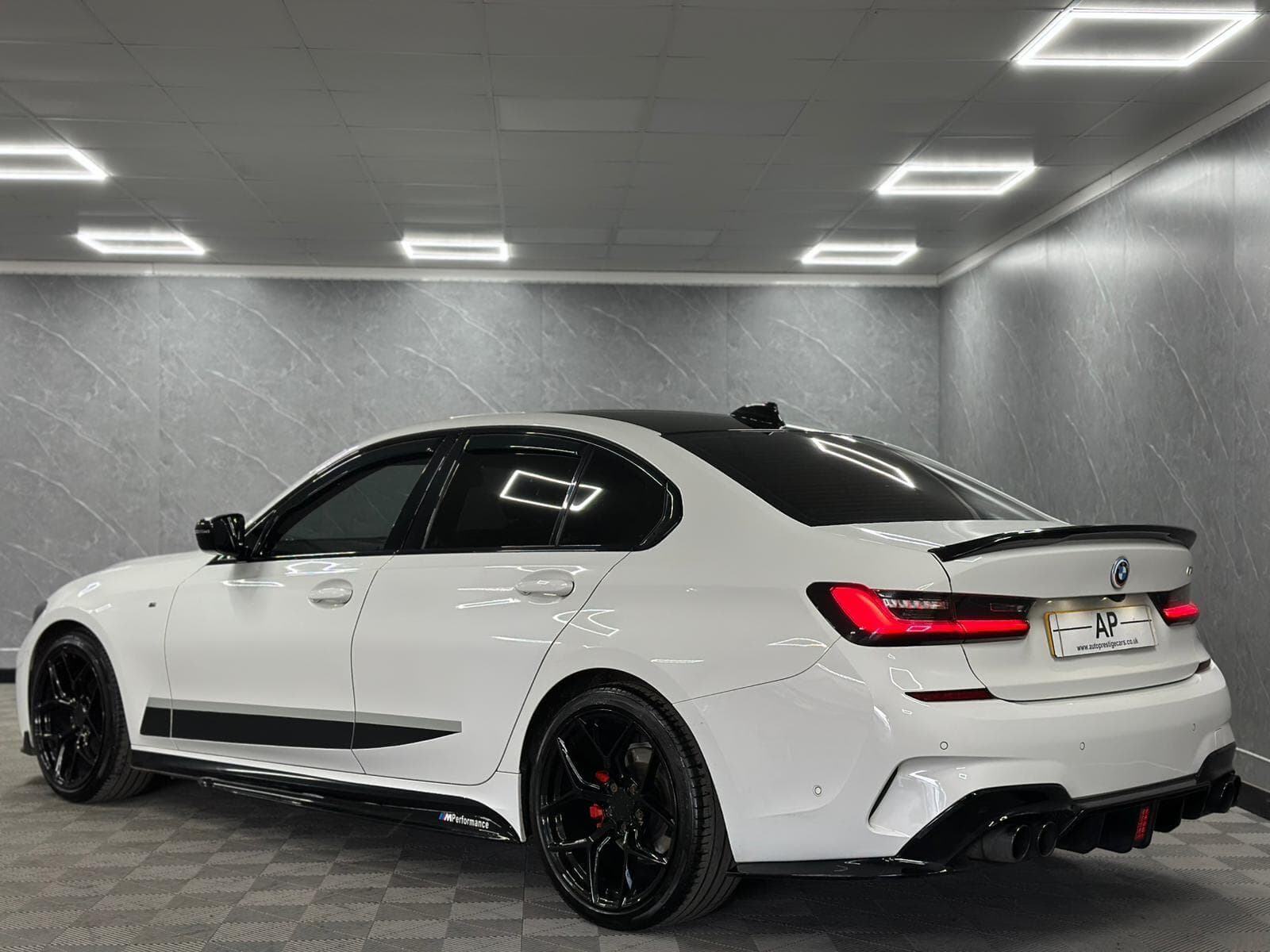 2020 BMW 3 Series - Thumbnail 4