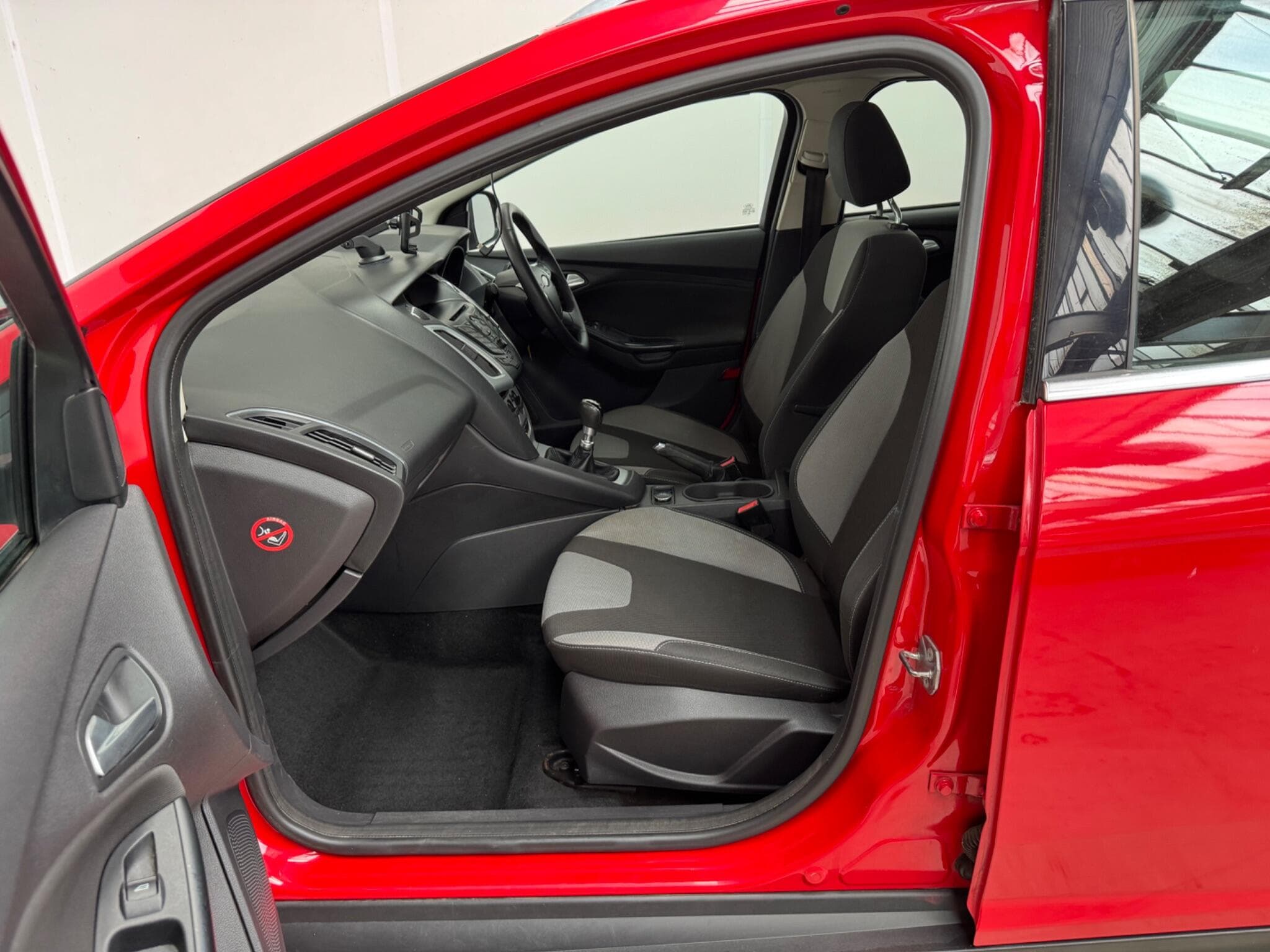 2012 Ford Focus - Thumbnail 10